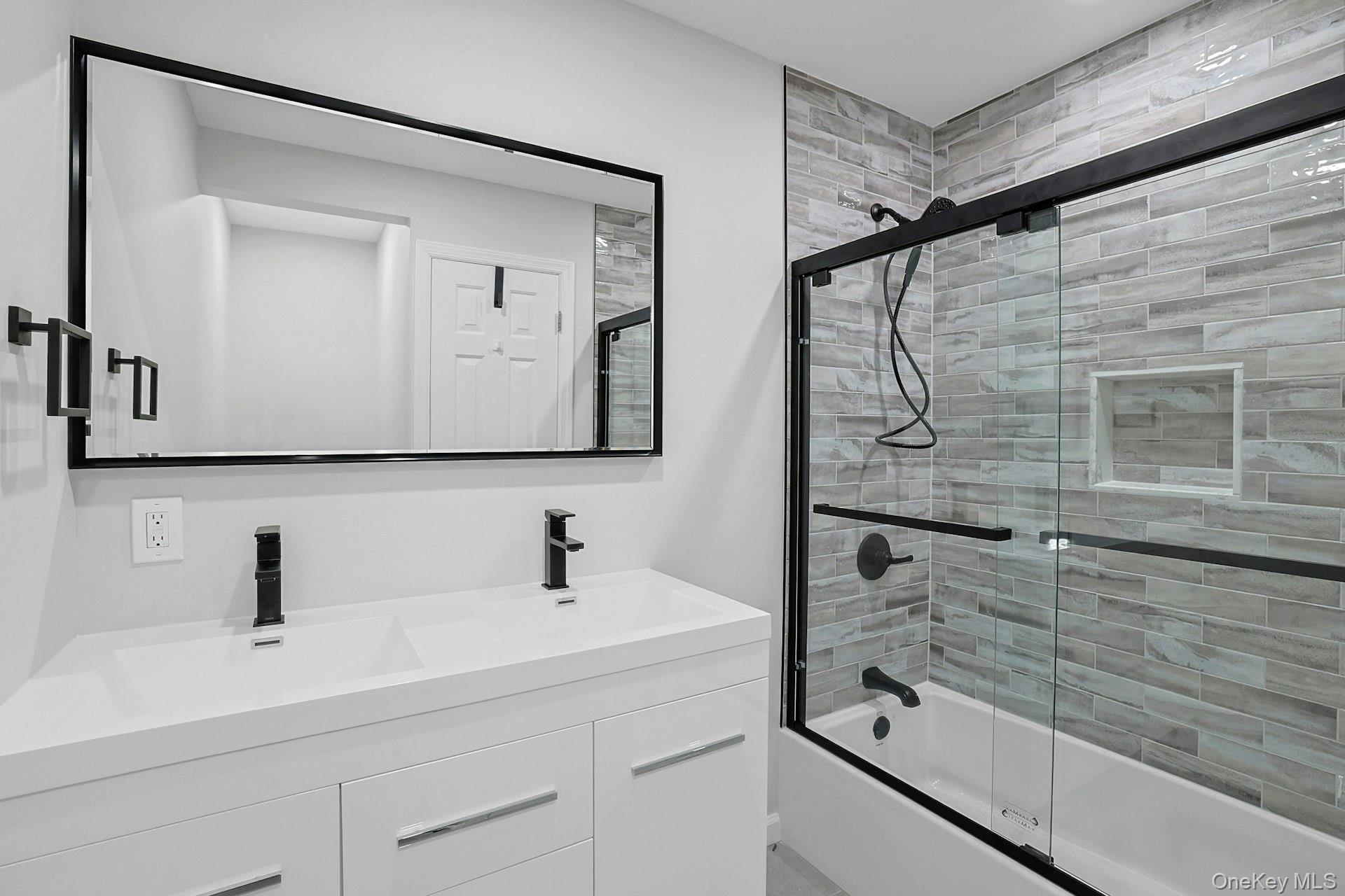 Single Family Victoria Westchester County, NY 10549, MLS-943472-15