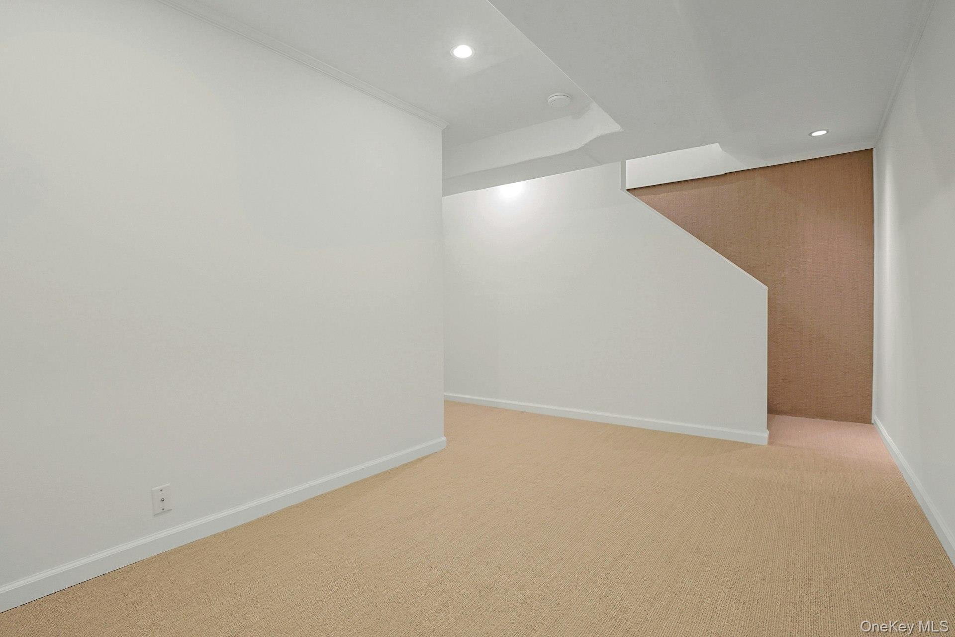 Single Family Victoria Westchester County, NY 10549, MLS-943472-21