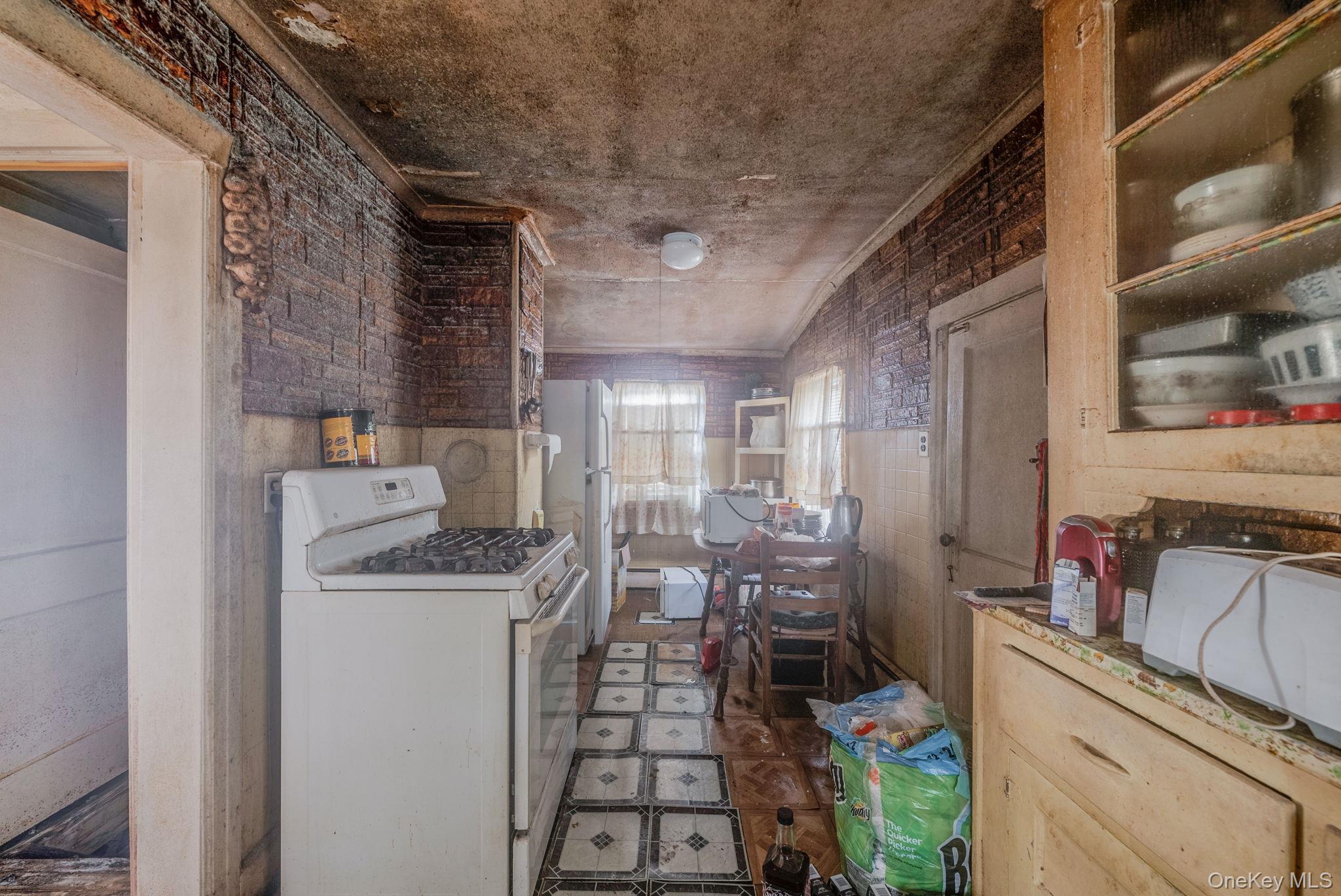 Single Family Hill Nassau County, NY 11553, MLS-943494-20