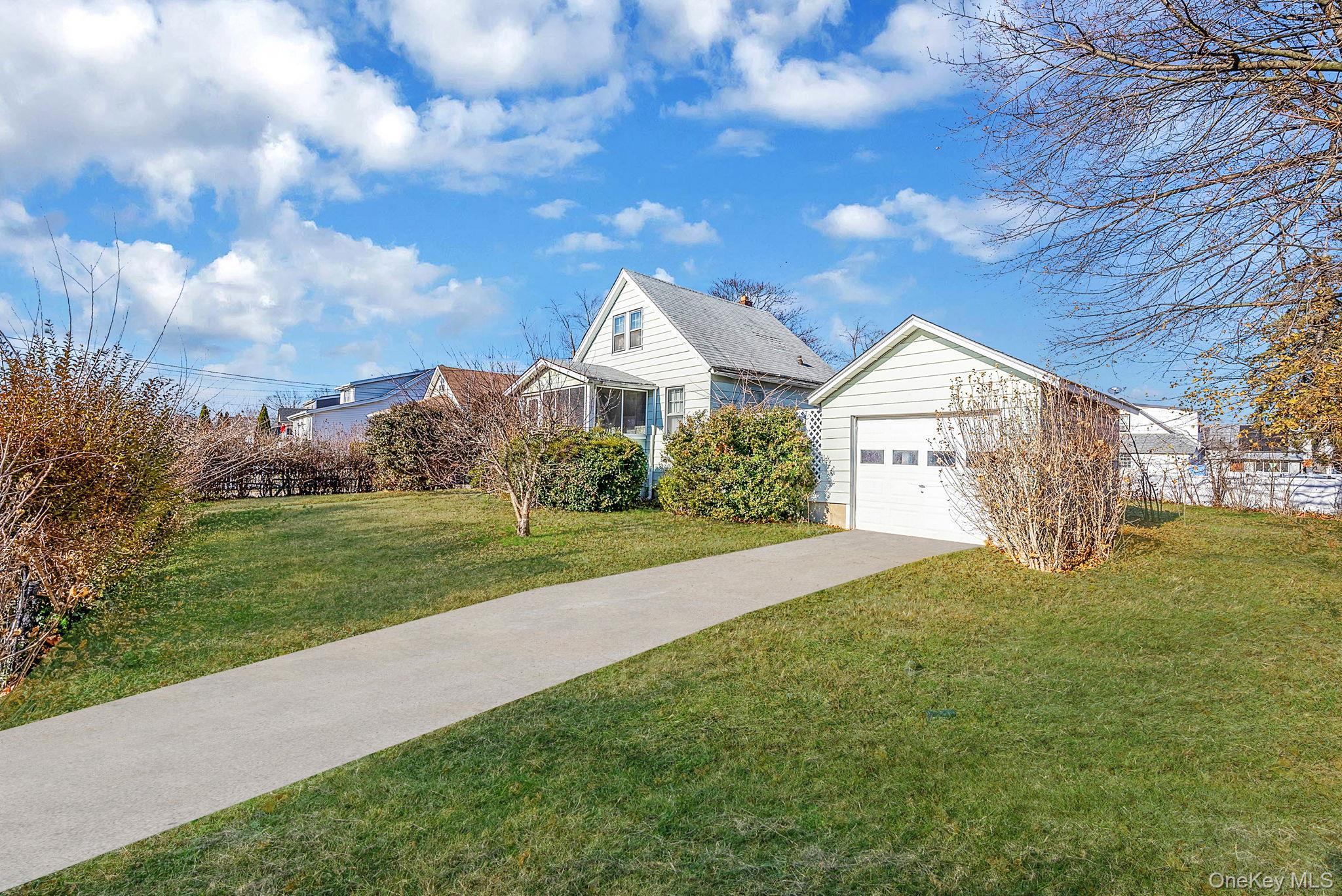 Single Family Hill Nassau County, NY 11553, MLS-943494-9