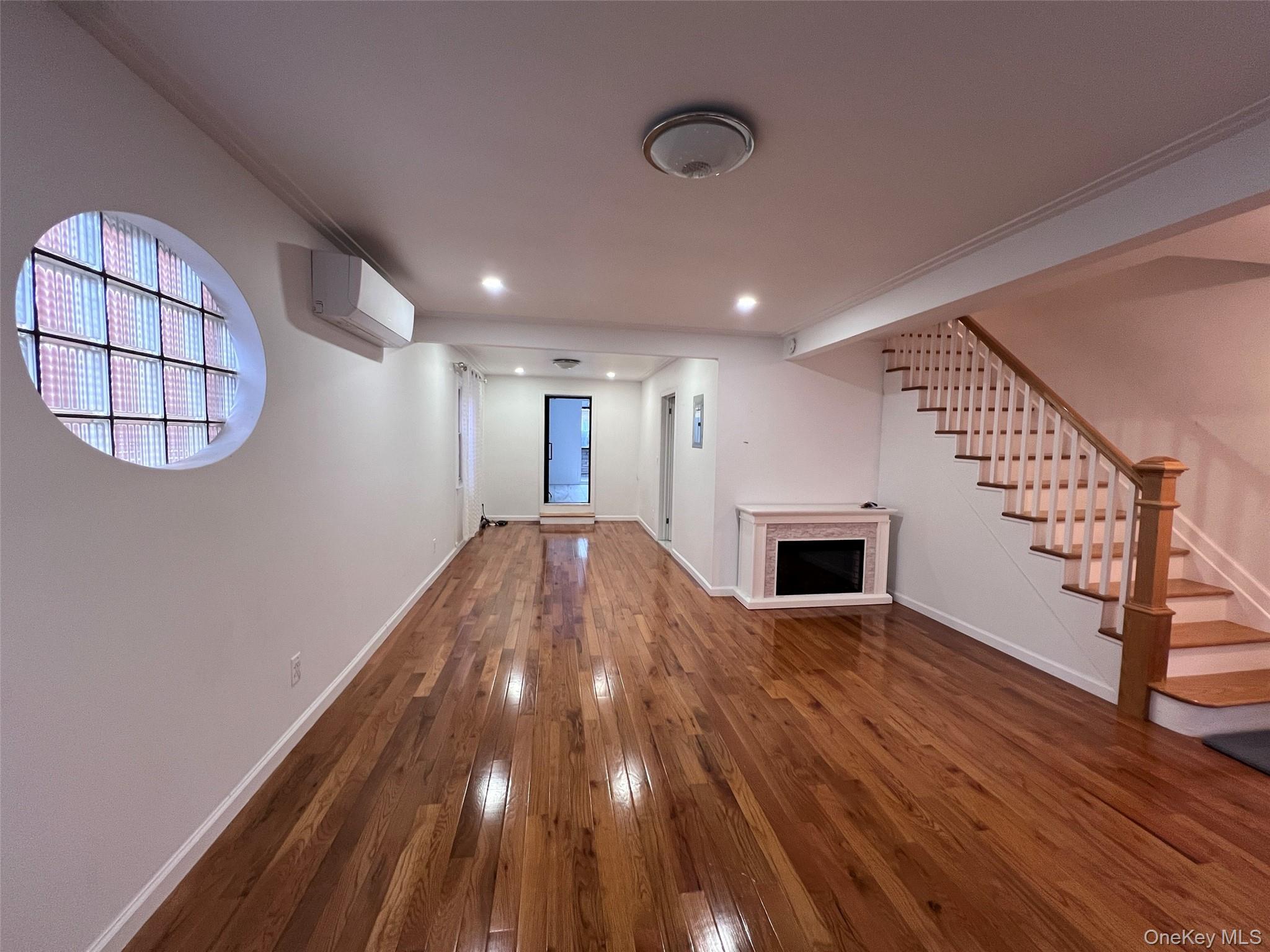 Single Family Seymour Bronx, NY 10469, MLS-943542-10