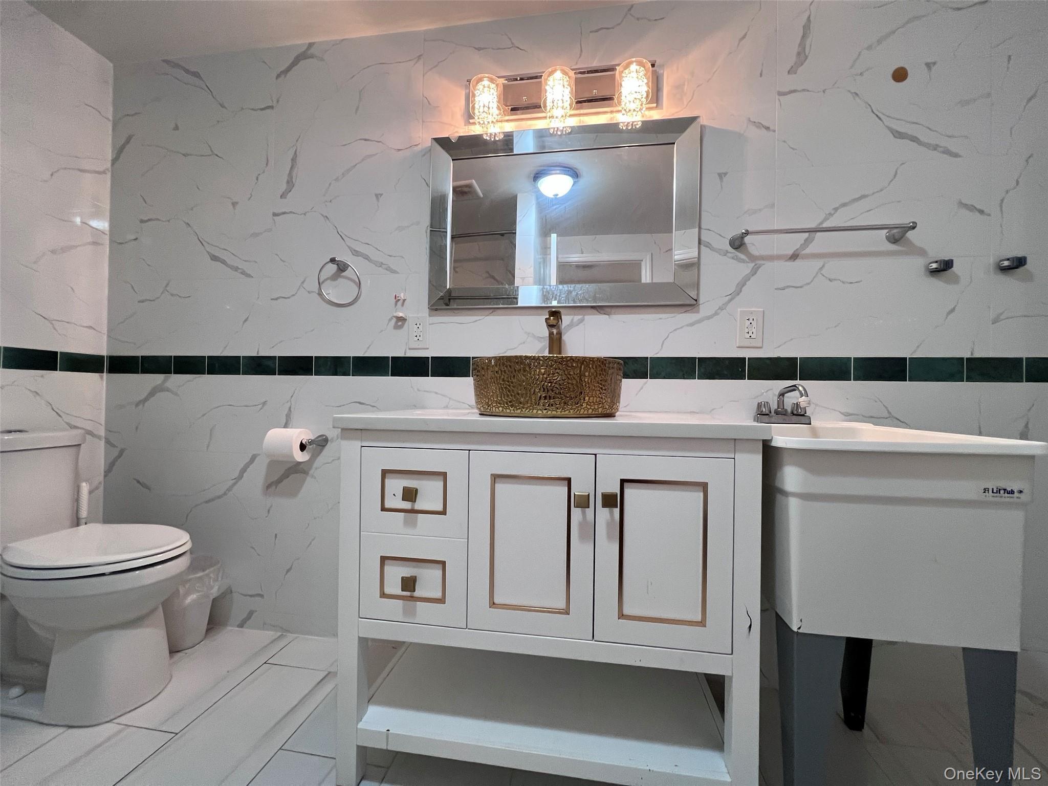 Single Family Seymour Bronx, NY 10469, MLS-943542-18