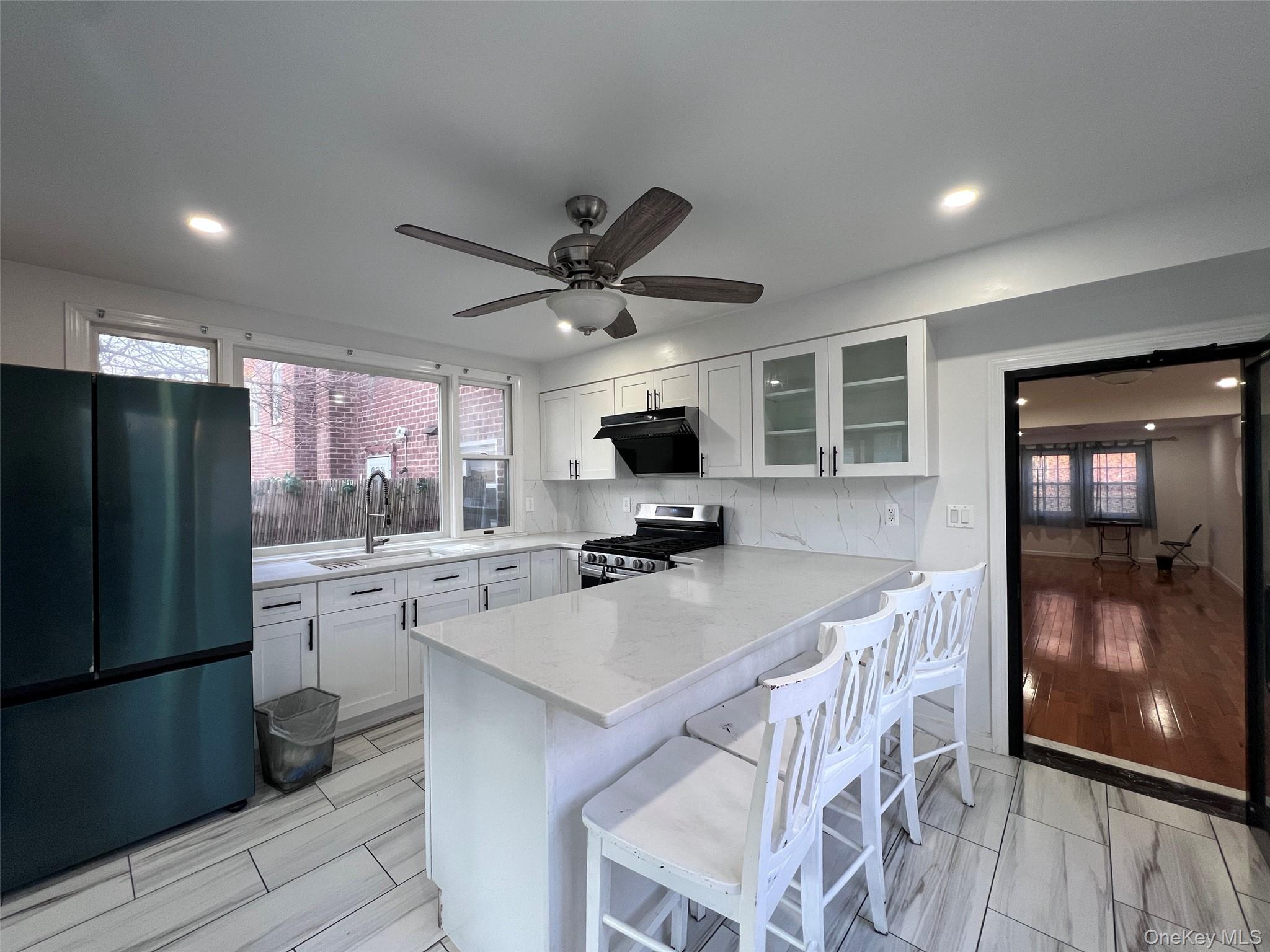 Single Family Seymour Bronx, NY 10469, MLS-943542-22