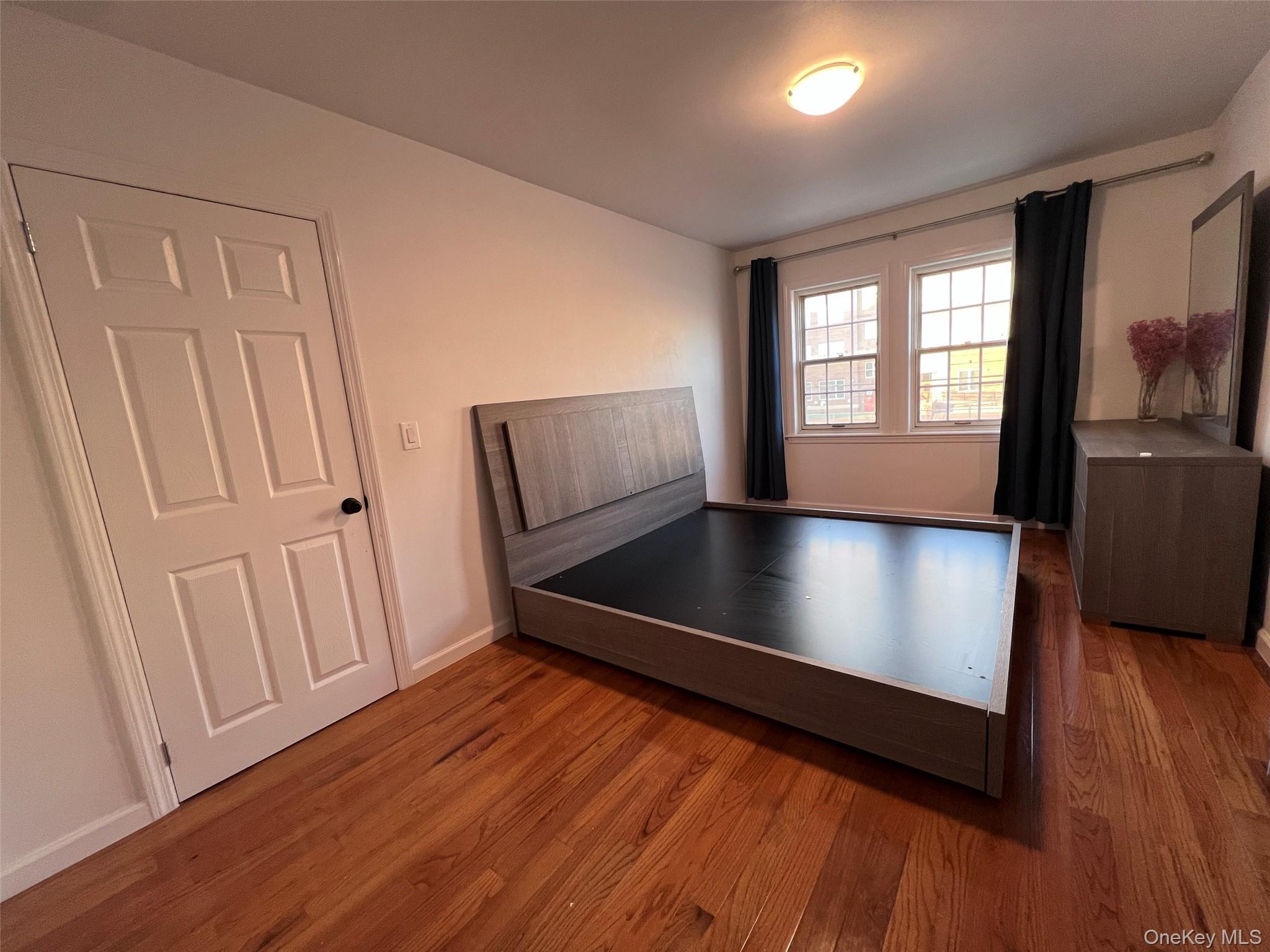 Single Family Seymour Bronx, NY 10469, MLS-943542-41