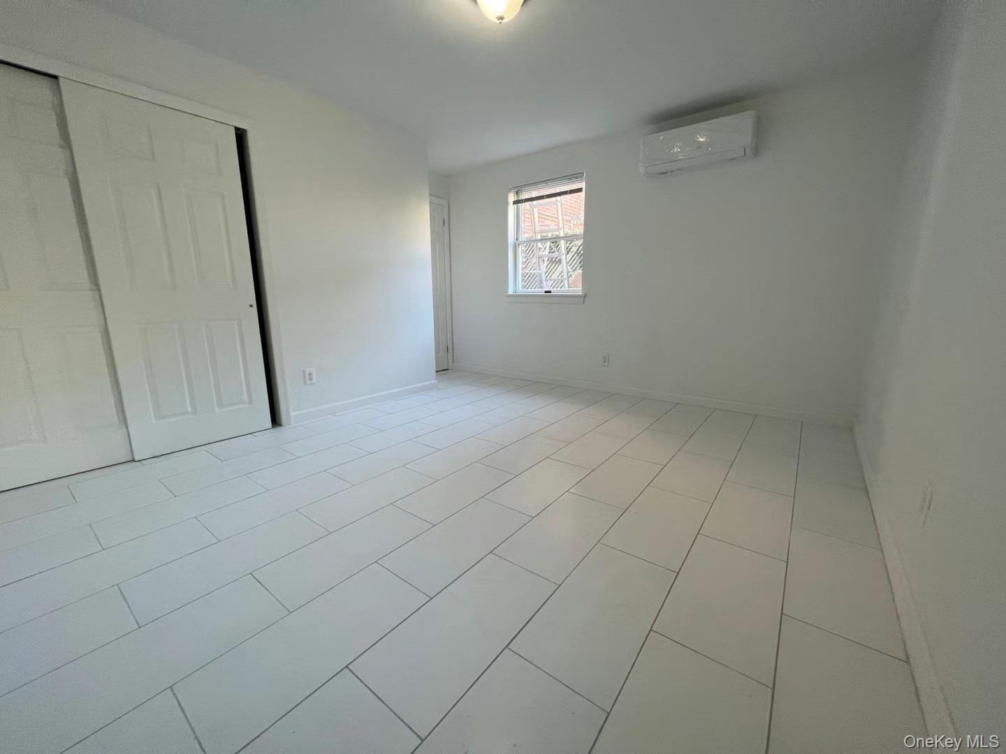 Single Family Seymour Bronx, NY 10469, MLS-943542-47