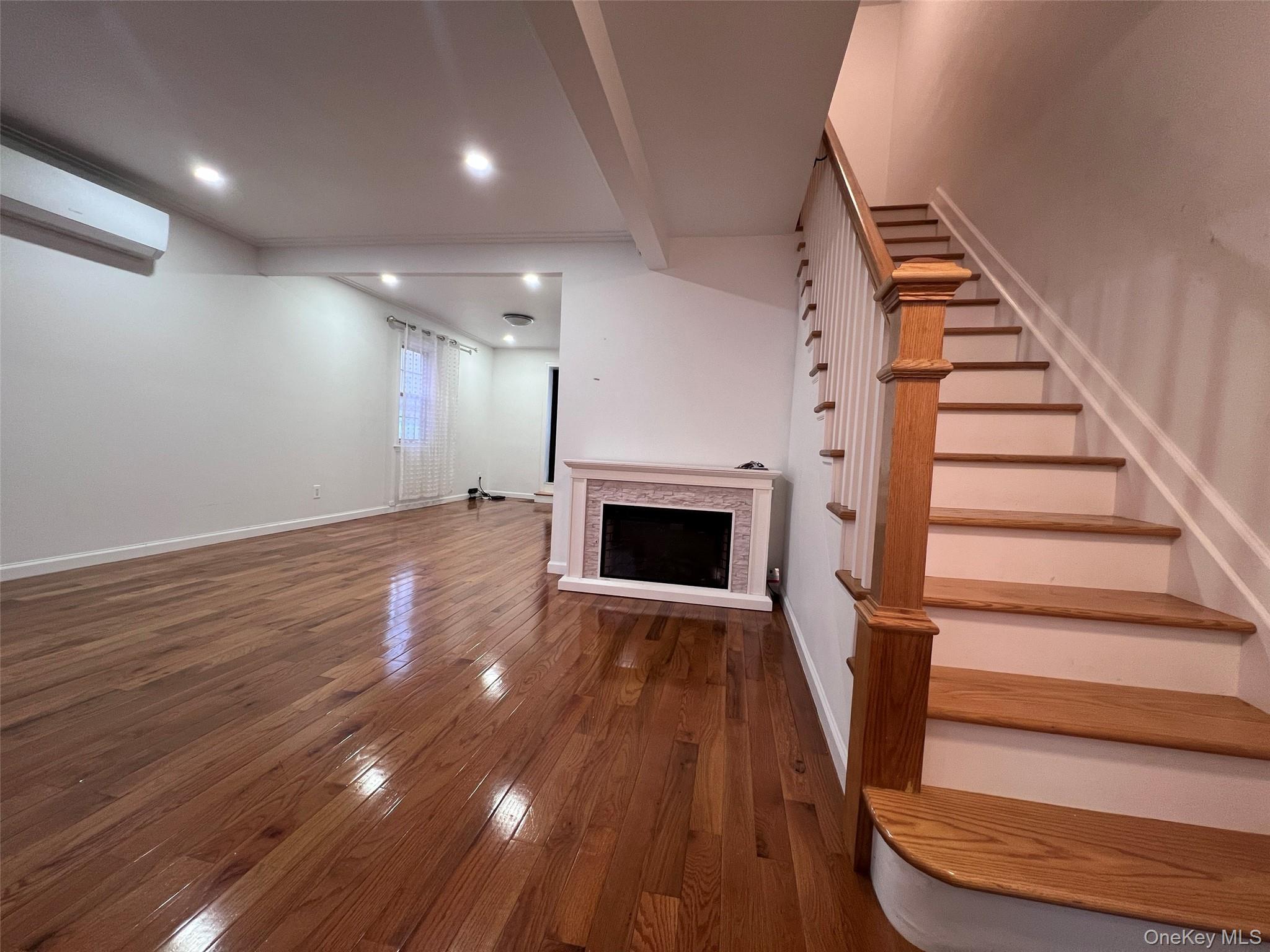 Single Family Seymour Bronx, NY 10469, MLS-943542-9