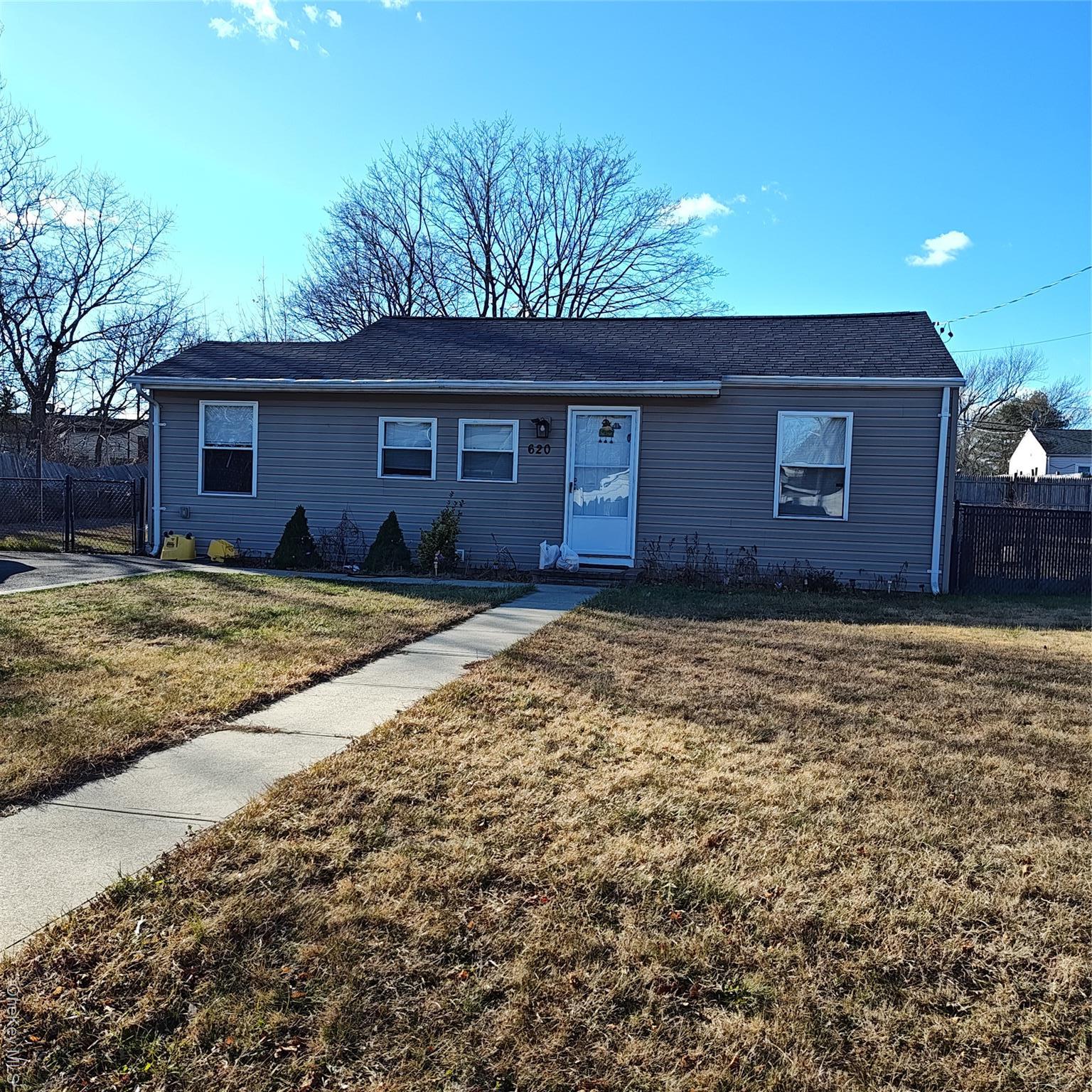 Single Family Michigan Suffolk County, NY 11713, MLS-943563-3