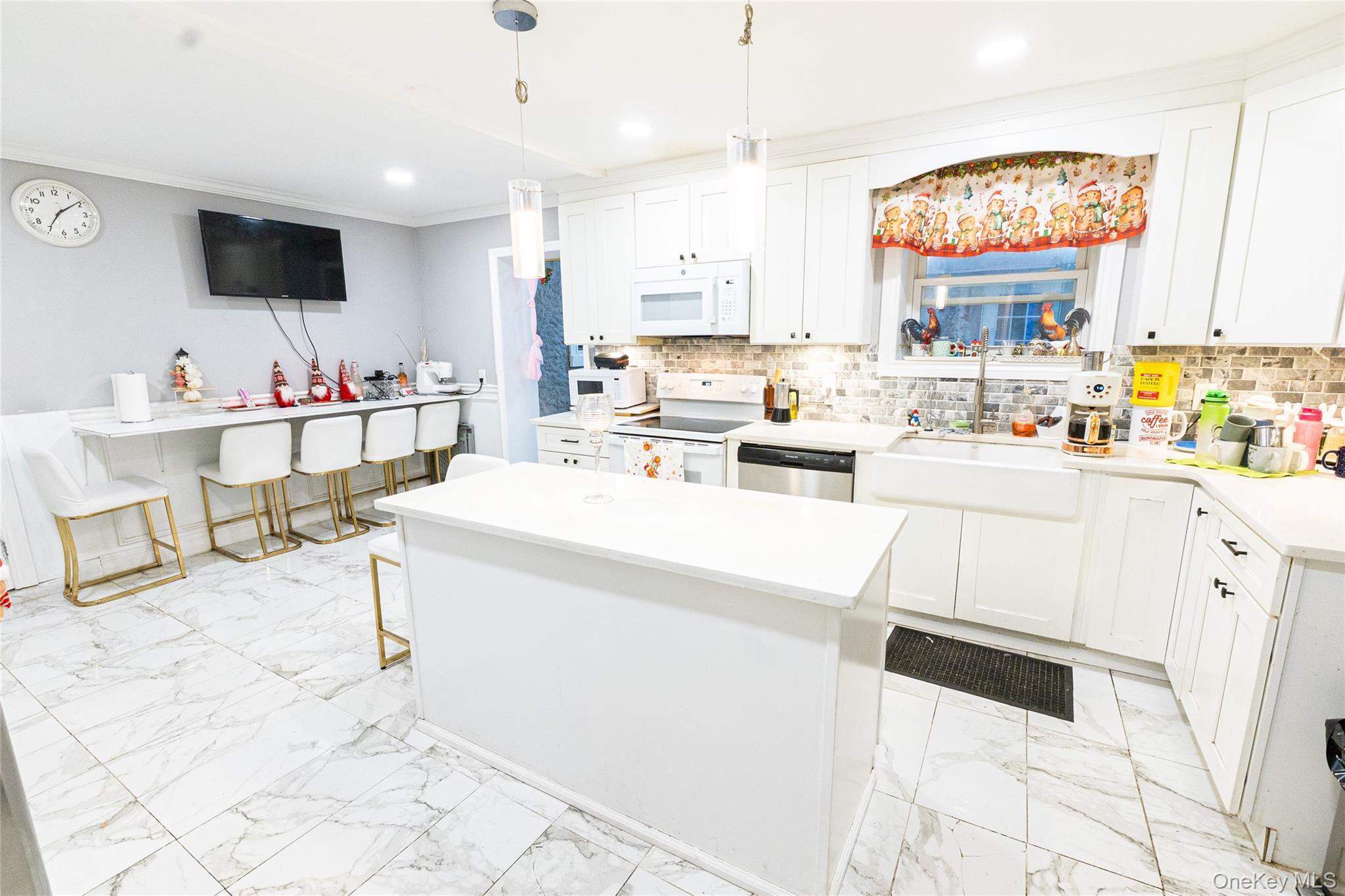 Single Family Orchard Road Suffolk County, NY 11772, MLS-943576-5