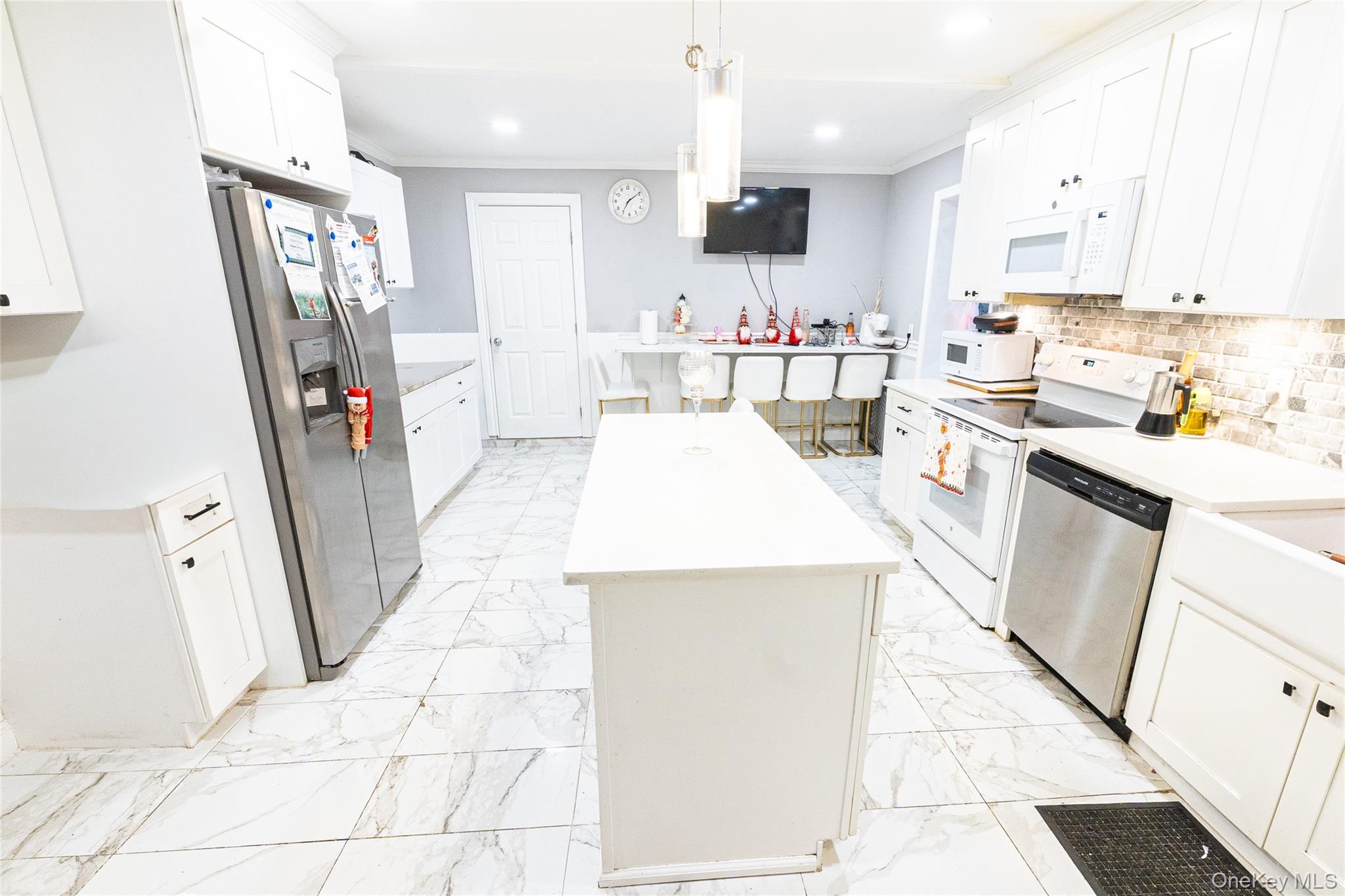 Single Family Orchard Road Suffolk County, NY 11772, MLS-943576-6