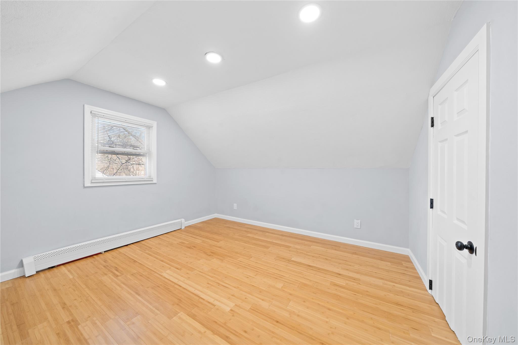 Single Family Arizona Suffolk County, NY 11704, MLS-943577-12