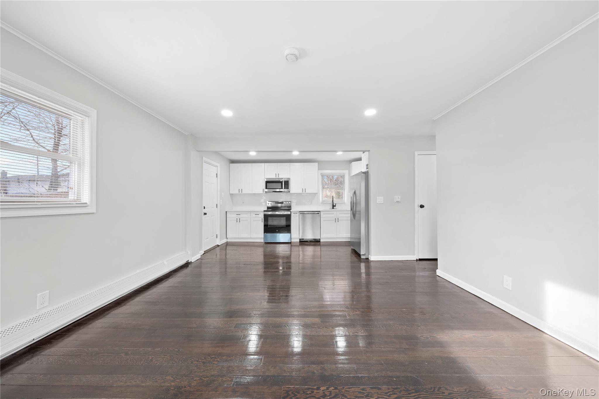 Single Family Arizona Suffolk County, NY 11704, MLS-943577-3