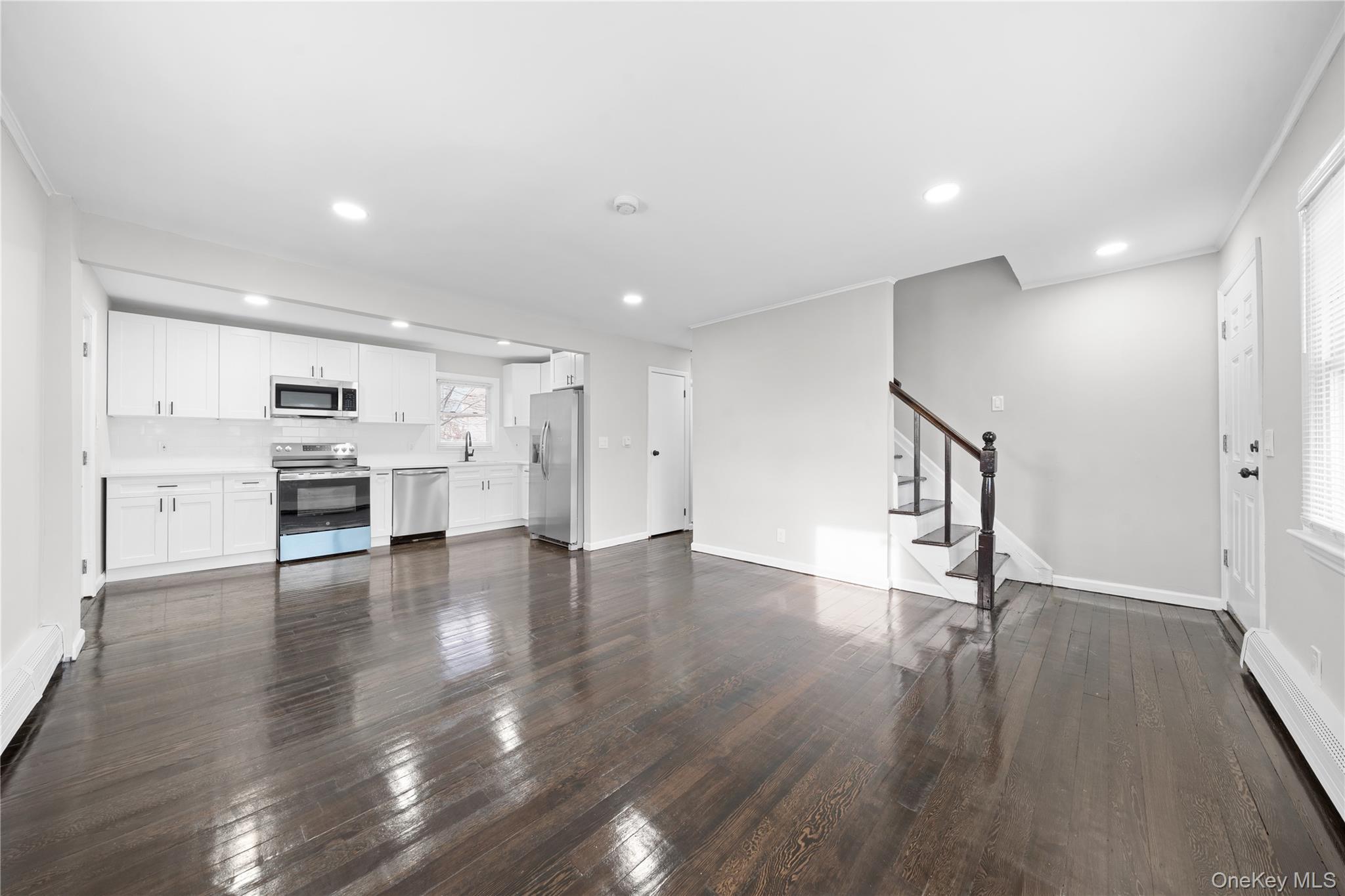 Single Family Arizona Suffolk County, NY 11704, MLS-943577-4