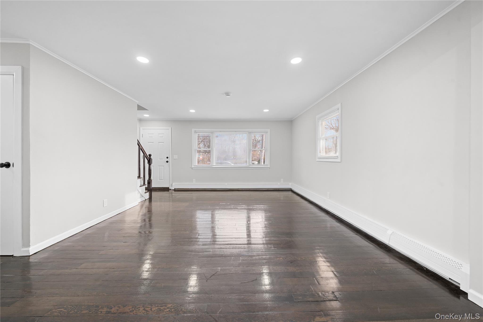 Single Family Arizona Suffolk County, NY 11704, MLS-943577-9