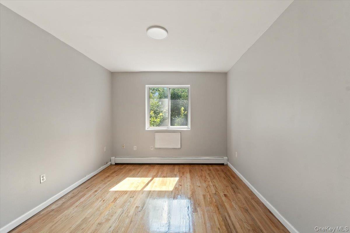 Apartment Vreeland  Bronx, NY 10461, MLS-943596-12