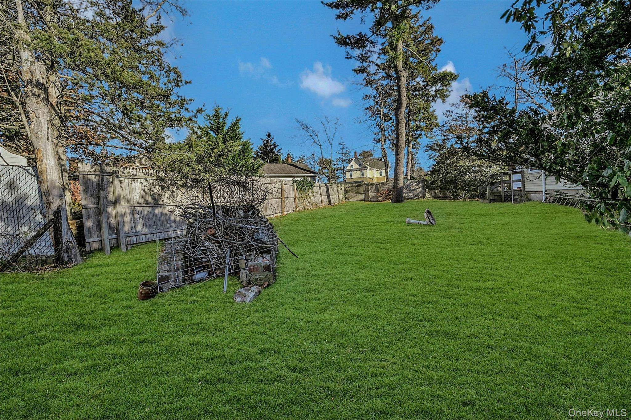 Single Family Doxsee  Suffolk County, NY 11751, MLS-943598-25