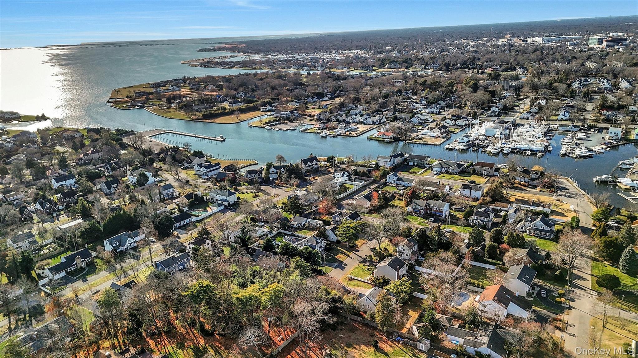 Single Family Doxsee  Suffolk County, NY 11751, MLS-943598-28