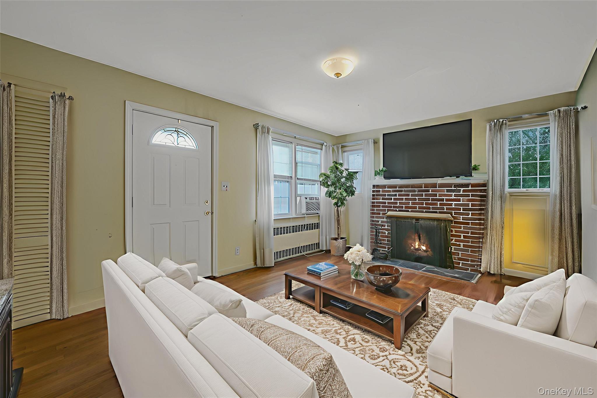 Single Family Doxsee  Suffolk County, NY 11751, MLS-943598-4