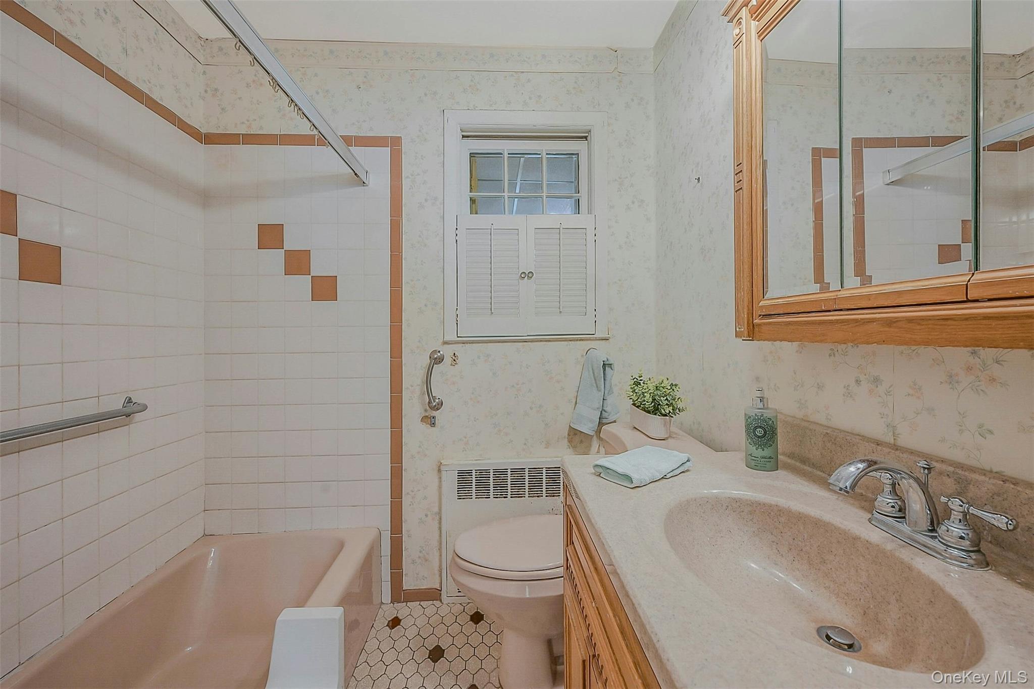 Single Family Doxsee  Suffolk County, NY 11751, MLS-943598-8