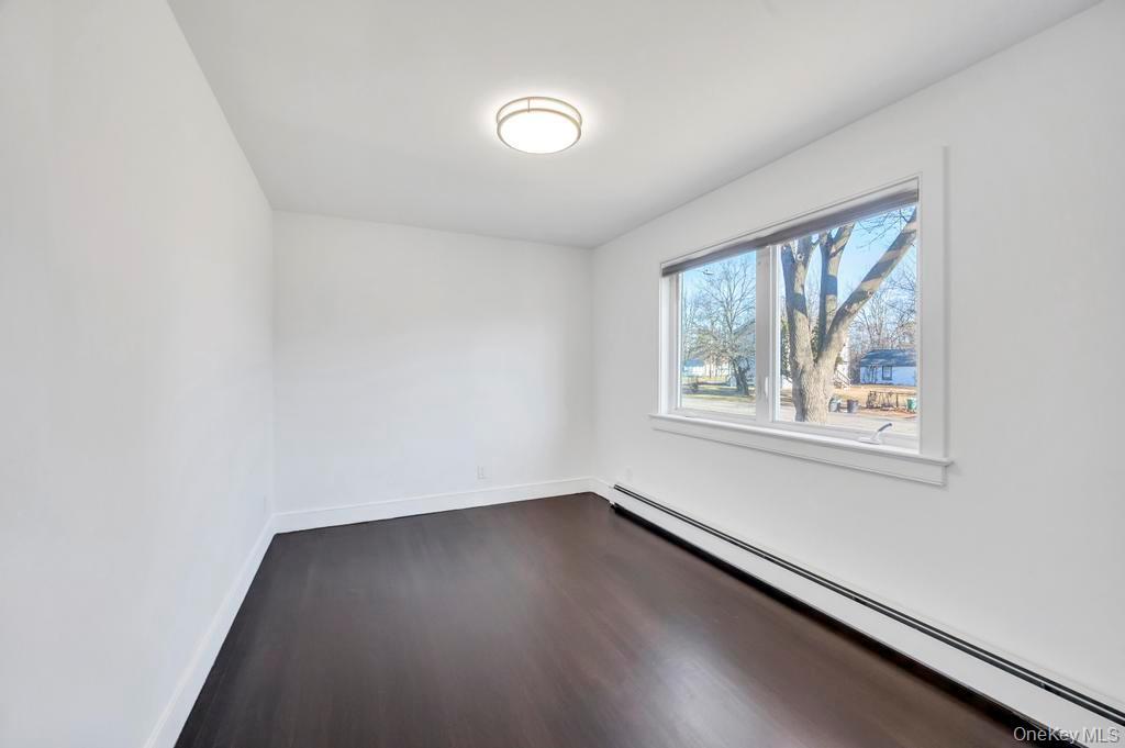 Single Family 28th Suffolk County, NY 11798, MLS-943639-14