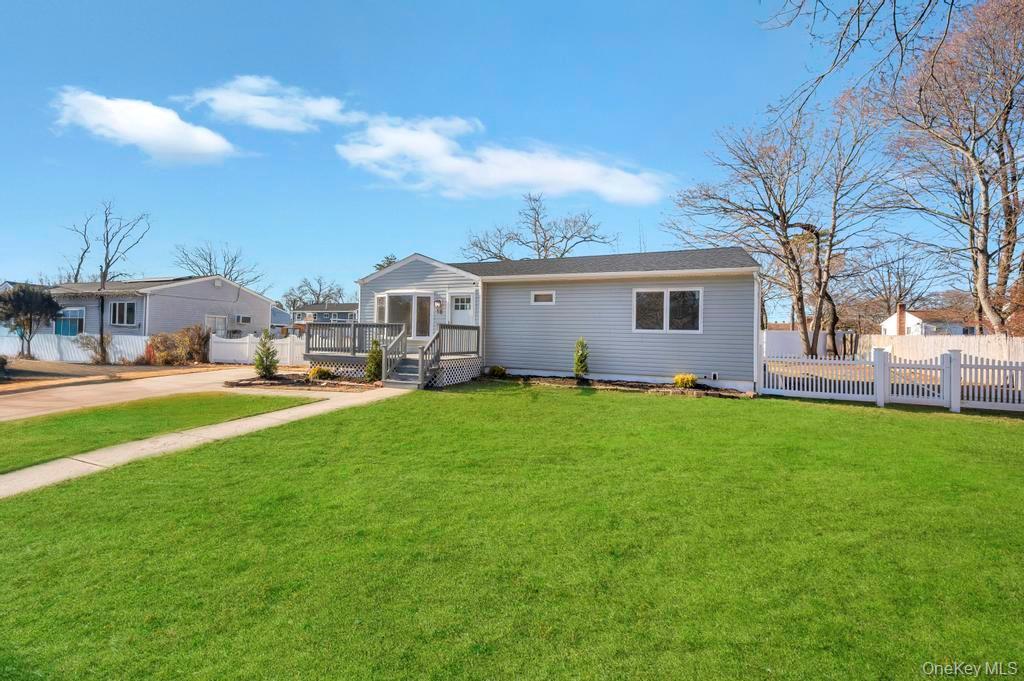 Single Family 28th Suffolk County, NY 11798, MLS-943639-2