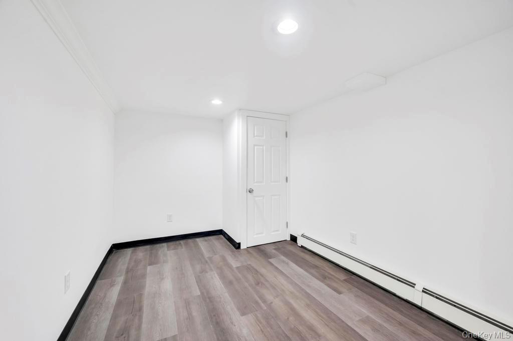 Single Family 28th Suffolk County, NY 11798, MLS-943639-22