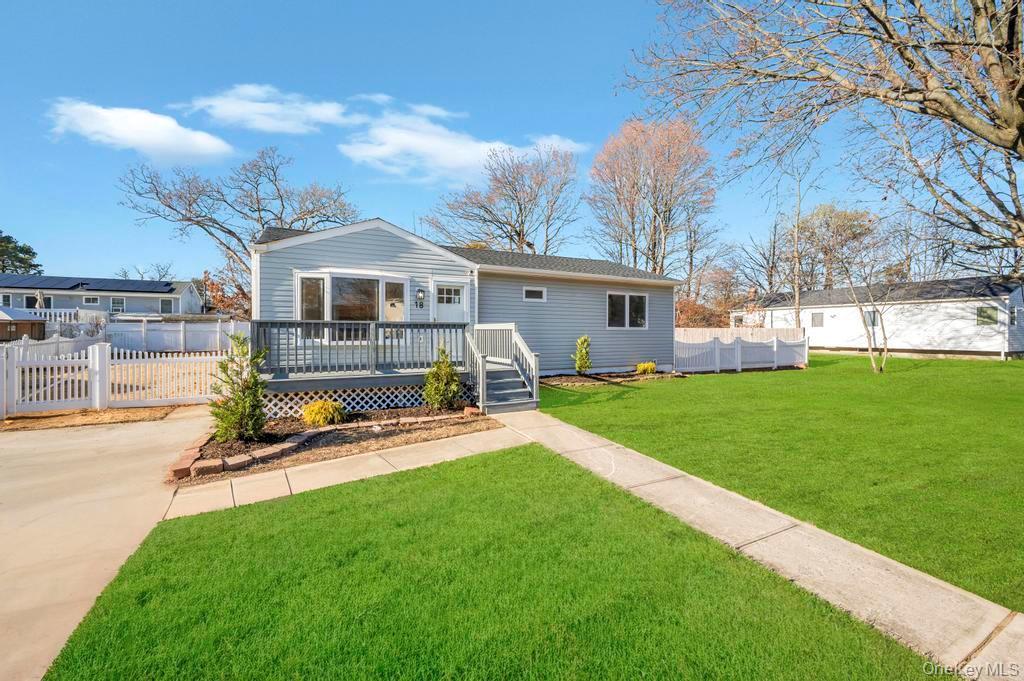 Single Family 28th Suffolk County, NY 11798, MLS-943639-3