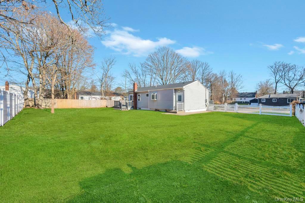 Single Family 28th Suffolk County, NY 11798, MLS-943639-4