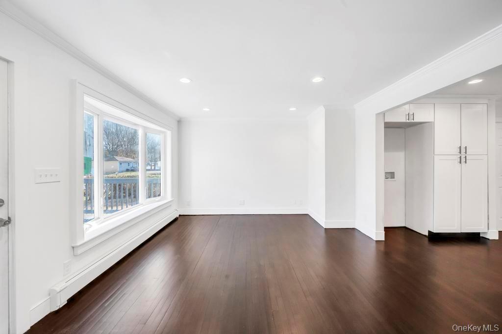 Single Family 28th Suffolk County, NY 11798, MLS-943639-6