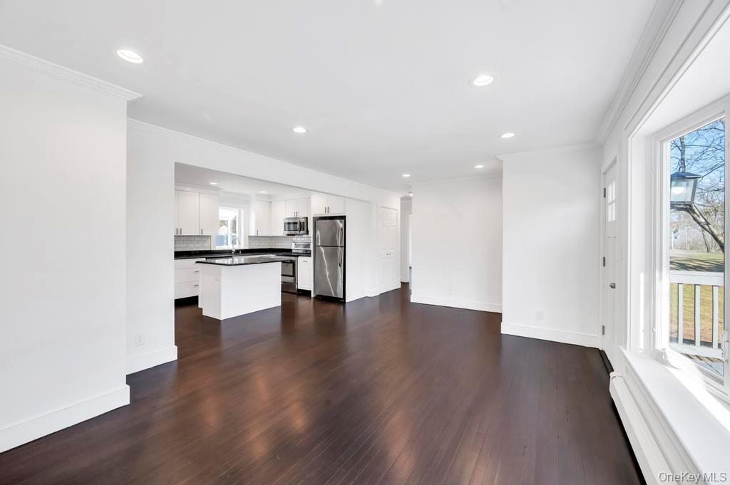 Single Family 28th Suffolk County, NY 11798, MLS-943639-8