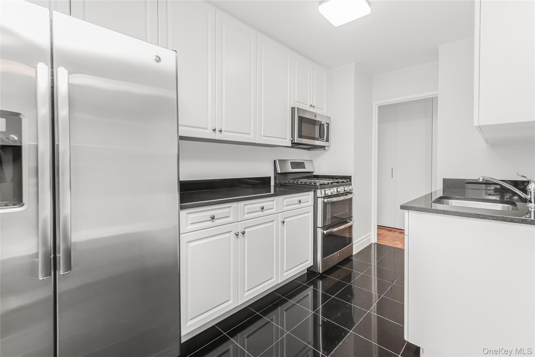 Coop Henry Hudson  Bronx, NY 10463, MLS-943707-5