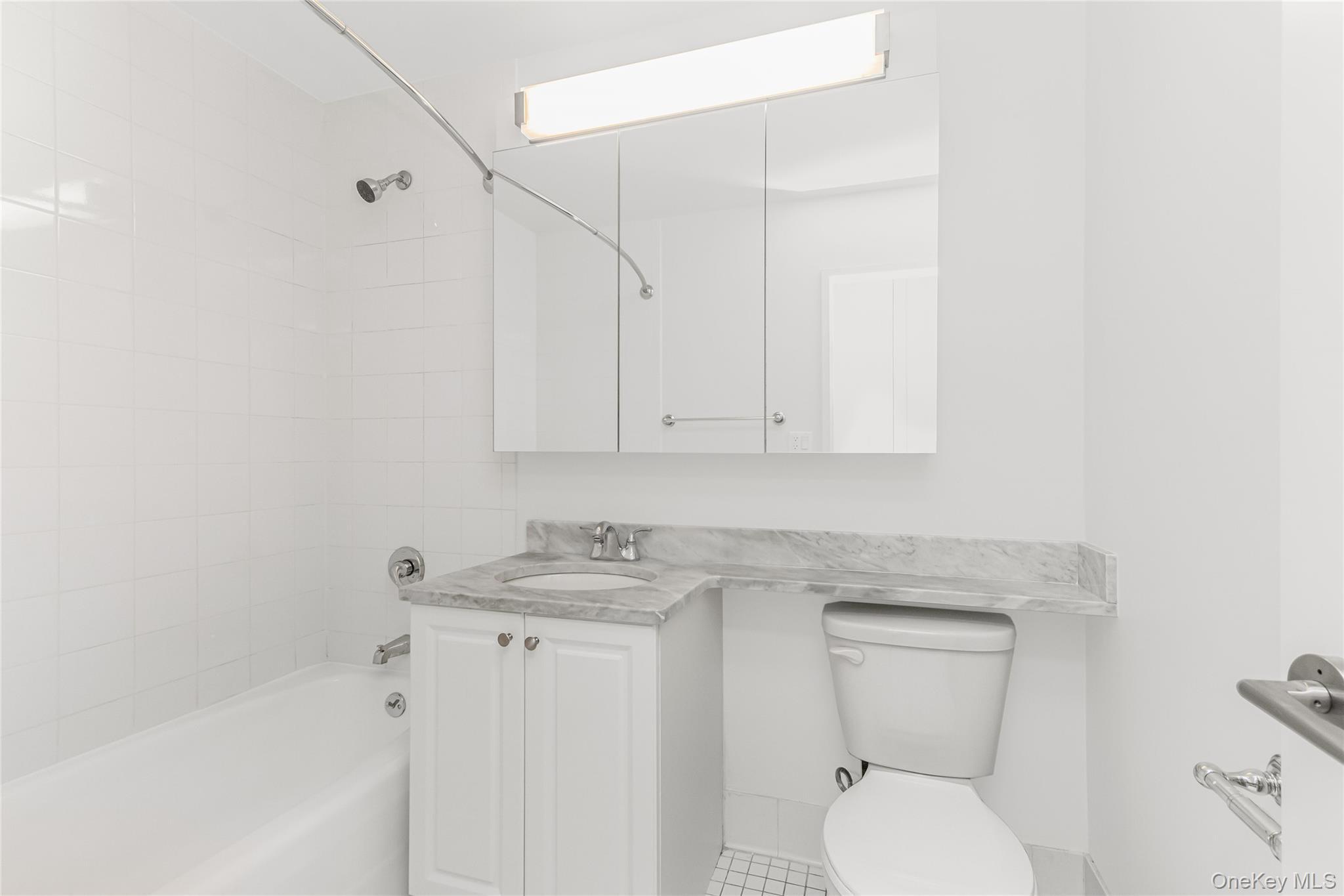 Coop Henry Hudson  Bronx, NY 10463, MLS-943707-8