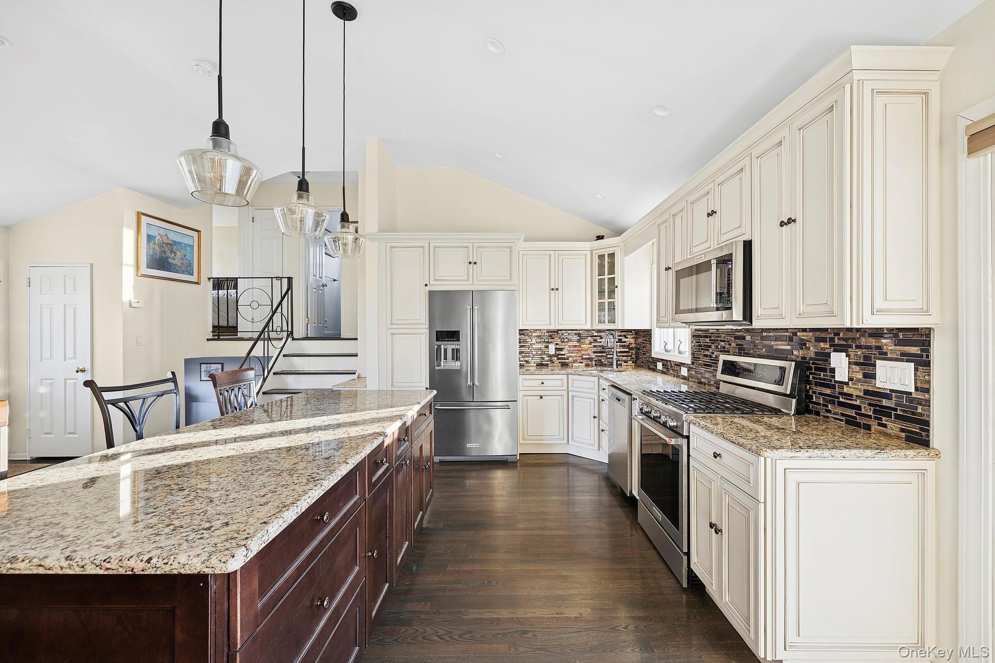 Single Family Niagara  Suffolk County, NY 11725, MLS-943719-10