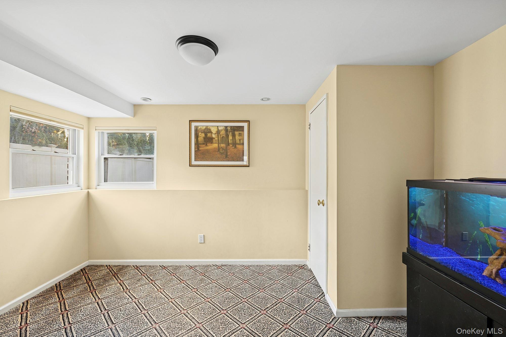 Single Family Niagara  Suffolk County, NY 11725, MLS-943719-16