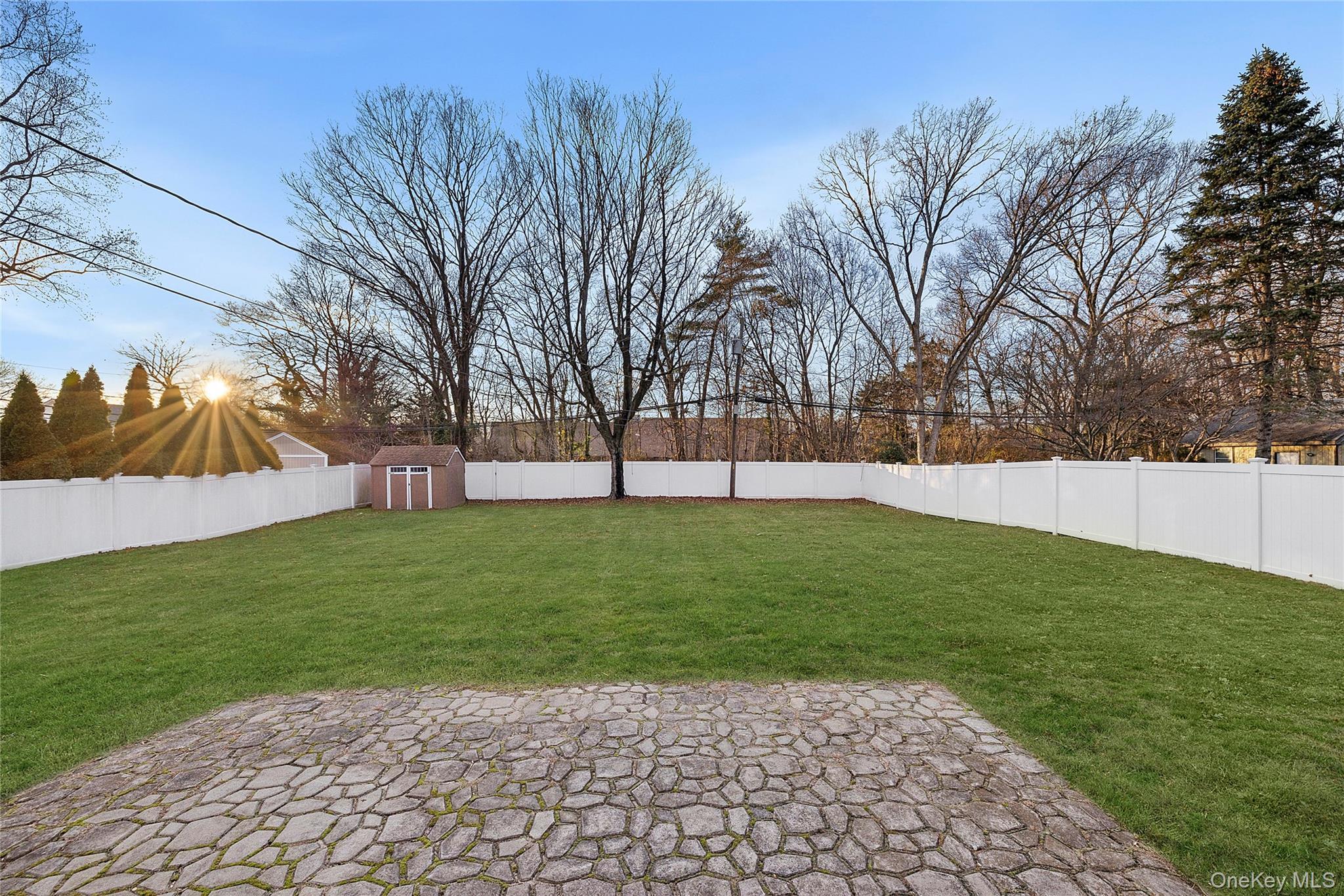 Single Family Niagara  Suffolk County, NY 11725, MLS-943719-18