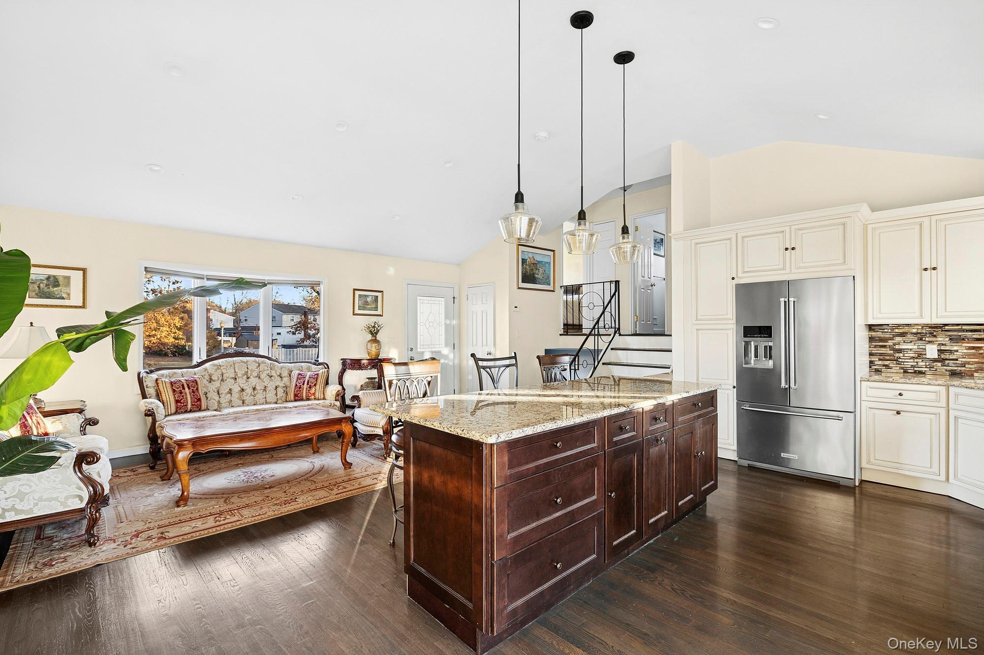 Single Family Niagara  Suffolk County, NY 11725, MLS-943719-8