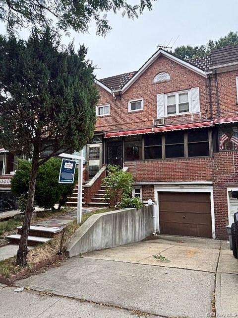 Single Family Alderton  Queens, NY 11374, MLS-943759-2