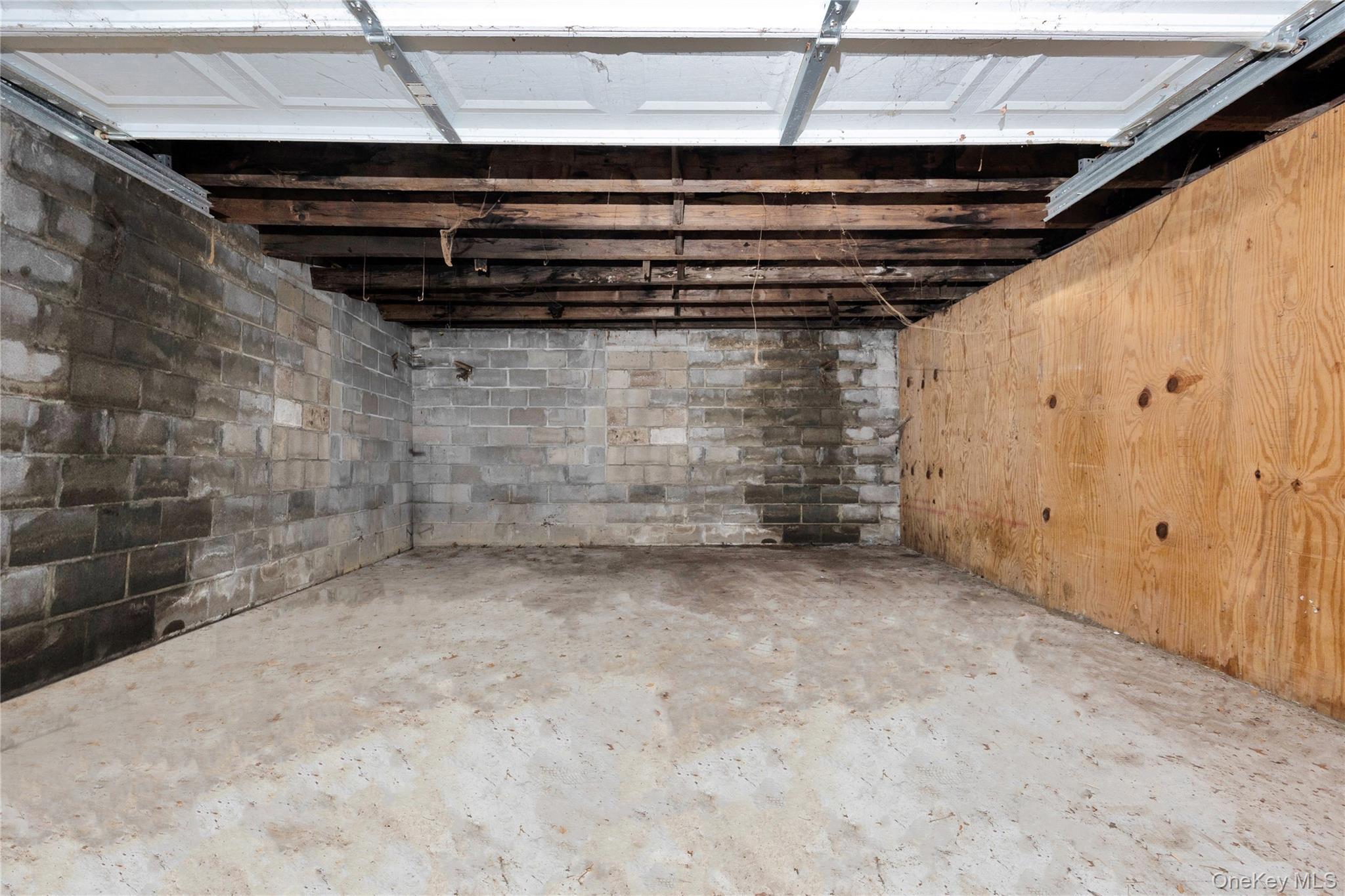 Single Family Andrew Suffolk County, NY 11752, MLS-943817-24