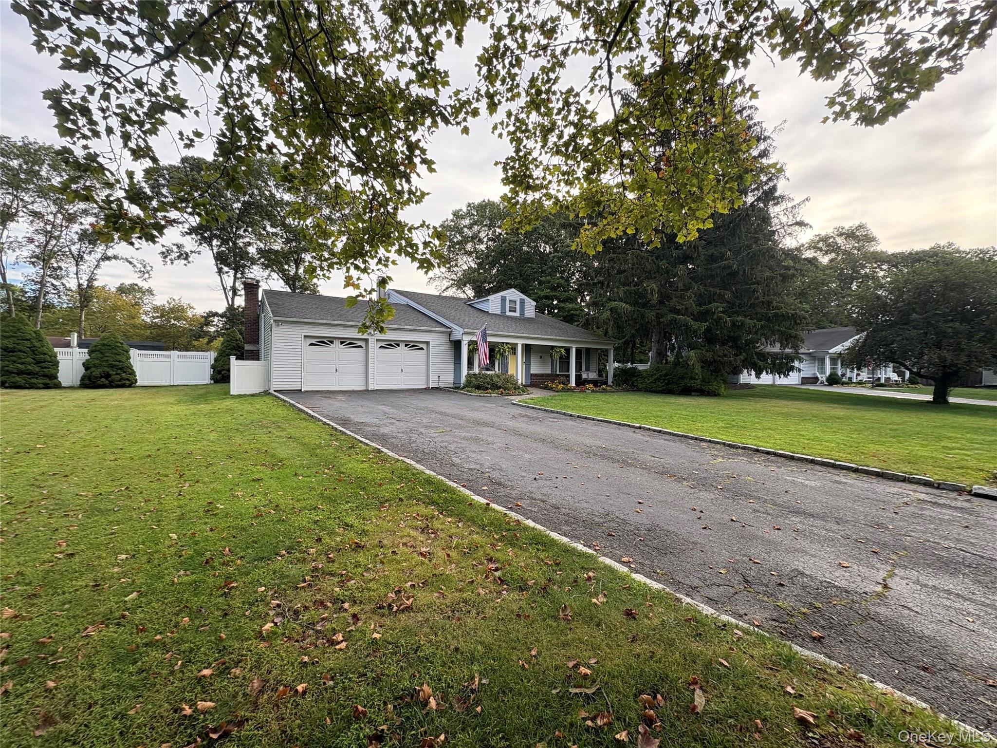 Single Family Sugarbush Suffolk County, NY 11727, MLS-943847-2