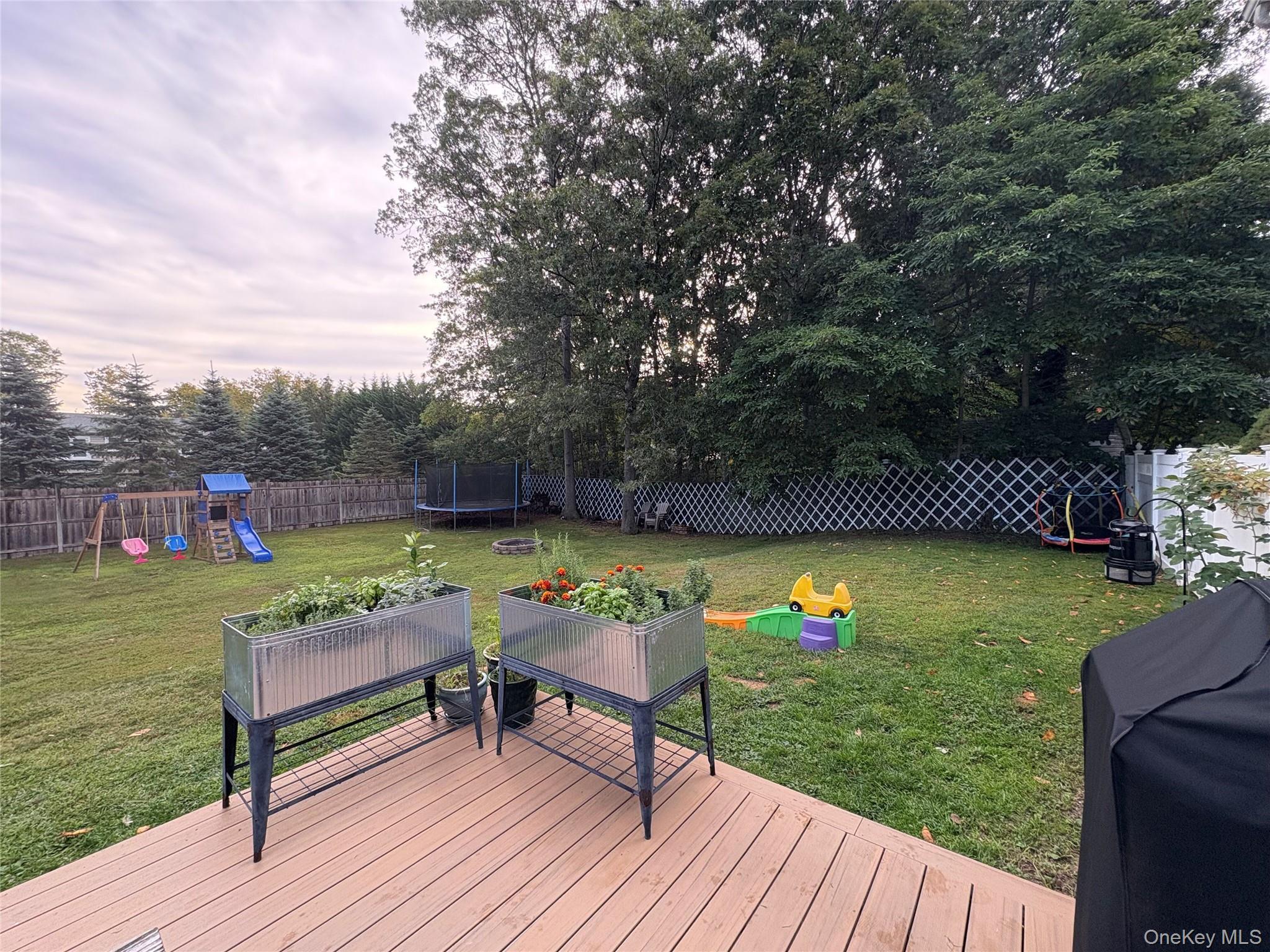 Single Family Sugarbush Suffolk County, NY 11727, MLS-943847-24