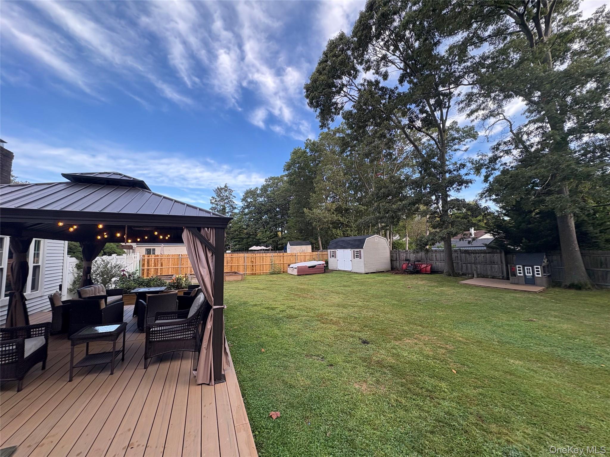 Single Family Sugarbush Suffolk County, NY 11727, MLS-943847-25