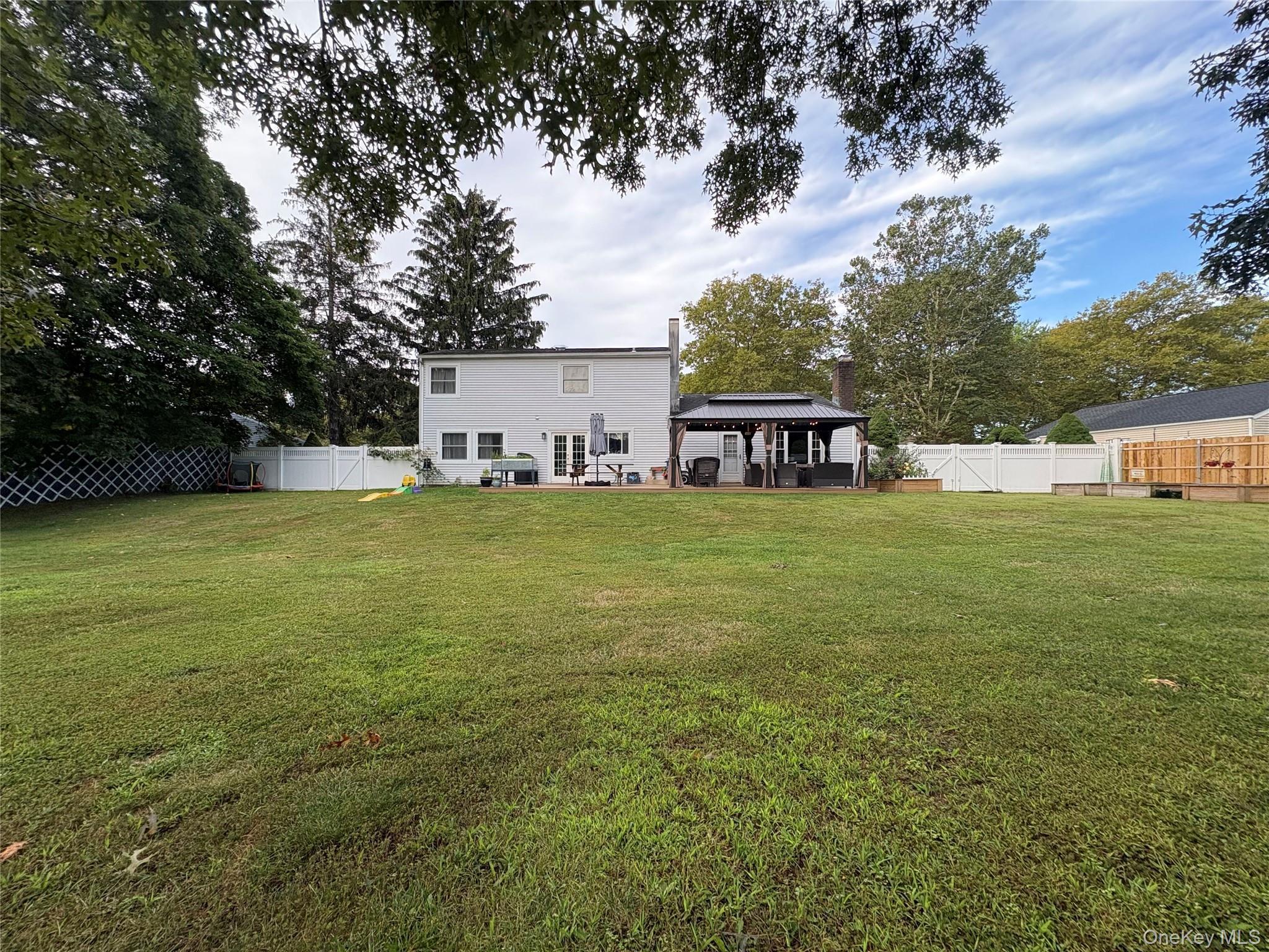 Single Family Sugarbush Suffolk County, NY 11727, MLS-943847-29