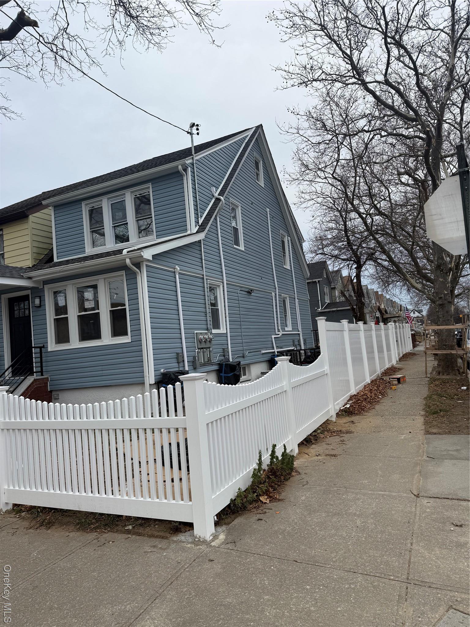 Single Family 115th Ave  Queens, NY 11436, MLS-943909-3