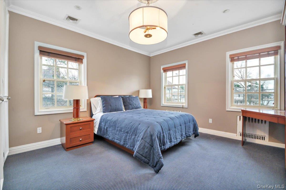 Single Family Westmoreland  Queens, NY 11363, MLS-943929-20