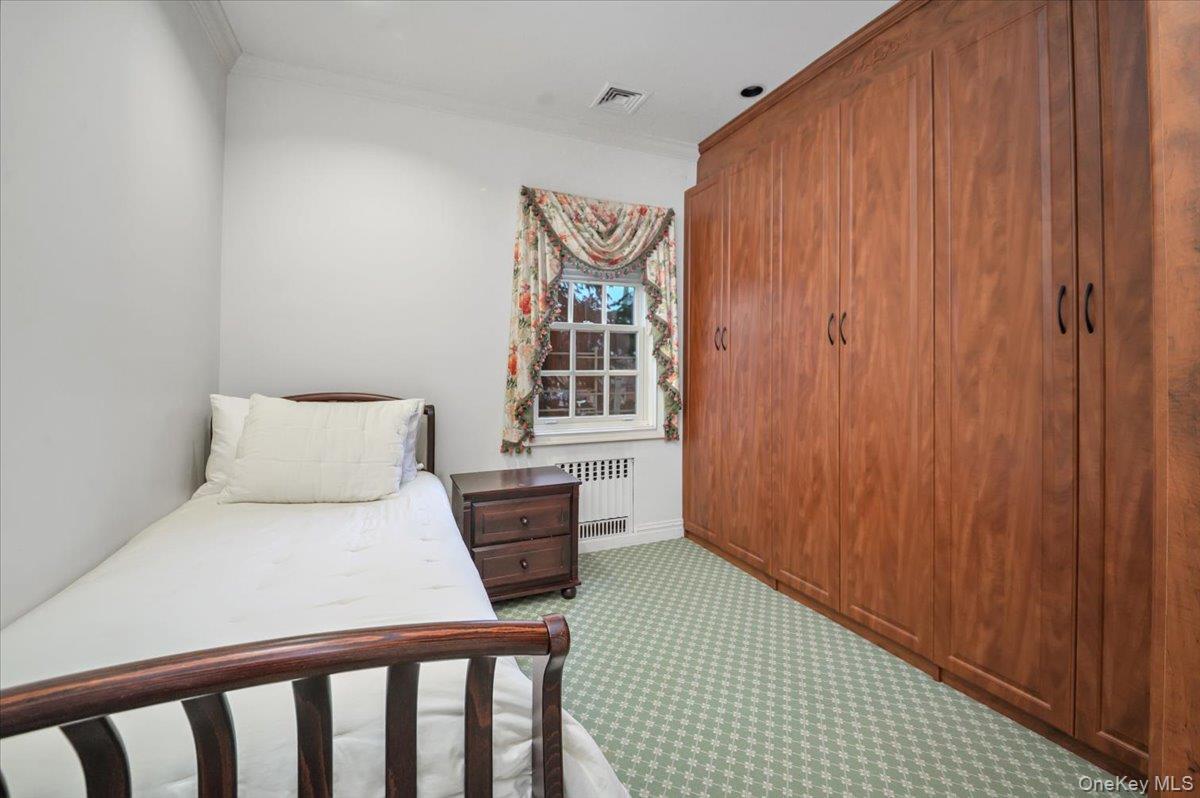 Single Family Westmoreland  Queens, NY 11363, MLS-943929-21