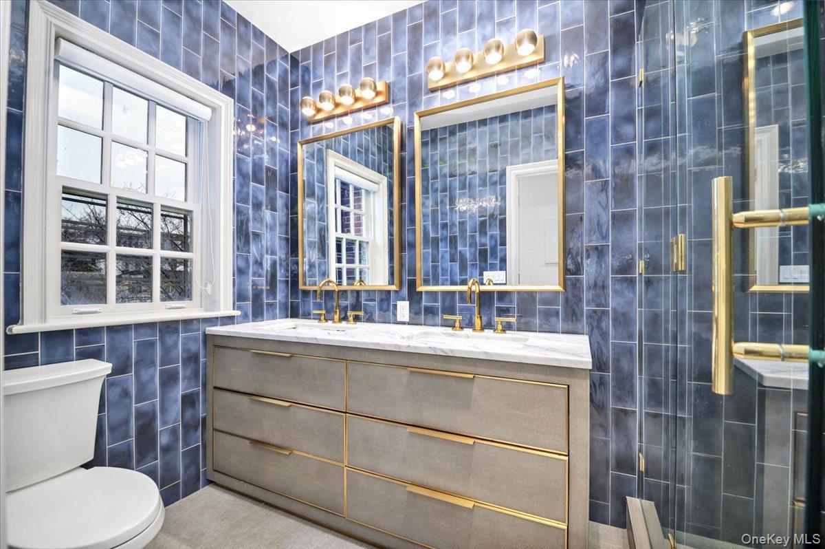 Single Family Westmoreland  Queens, NY 11363, MLS-943929-22