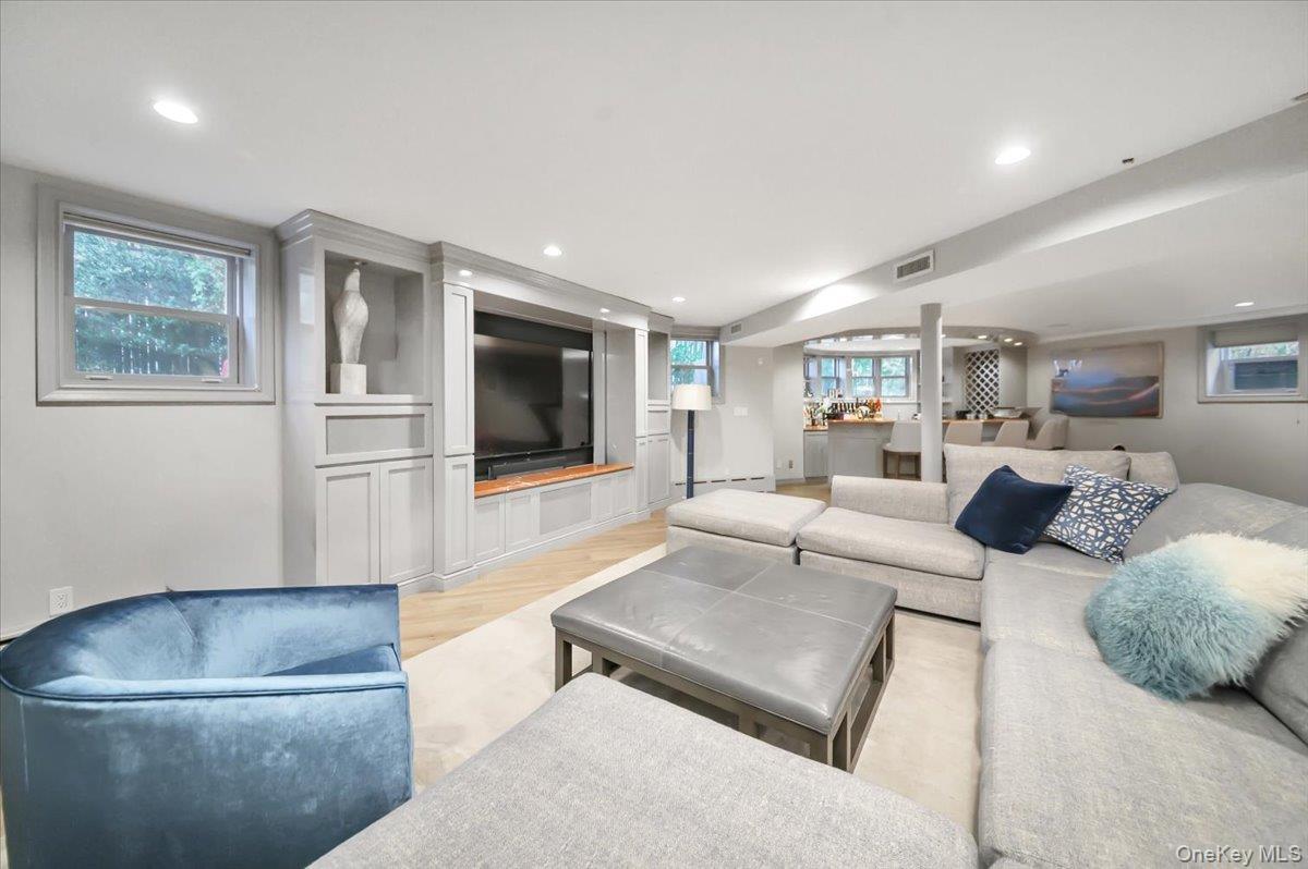 Single Family Westmoreland  Queens, NY 11363, MLS-943929-23