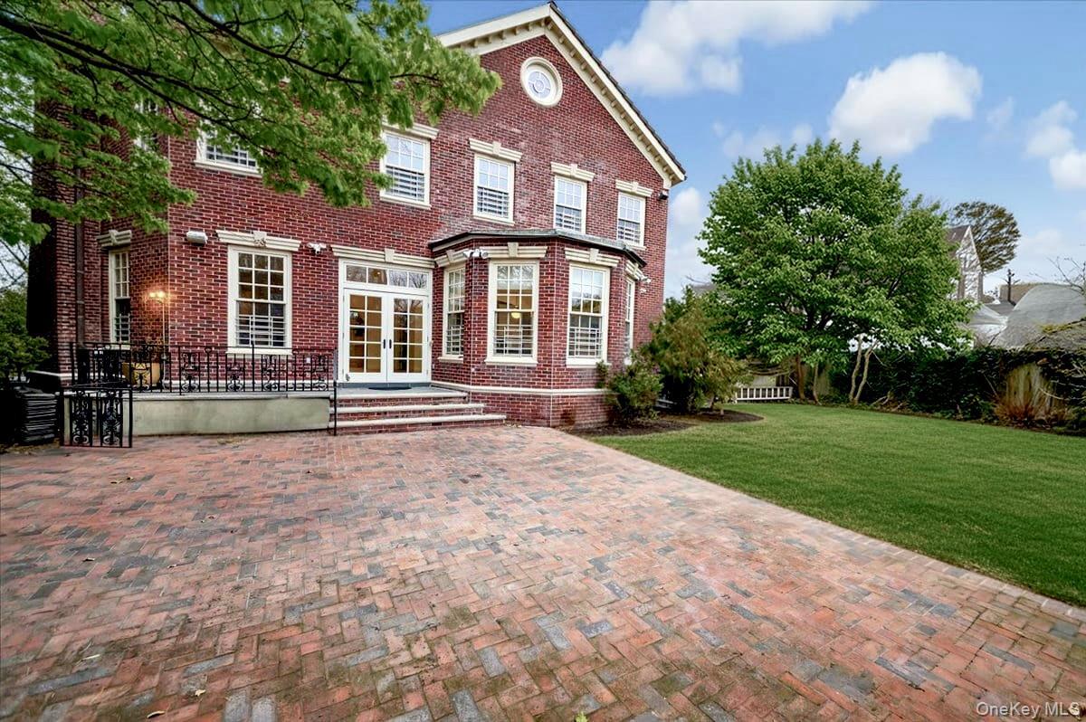 Single Family Westmoreland  Queens, NY 11363, MLS-943929-28