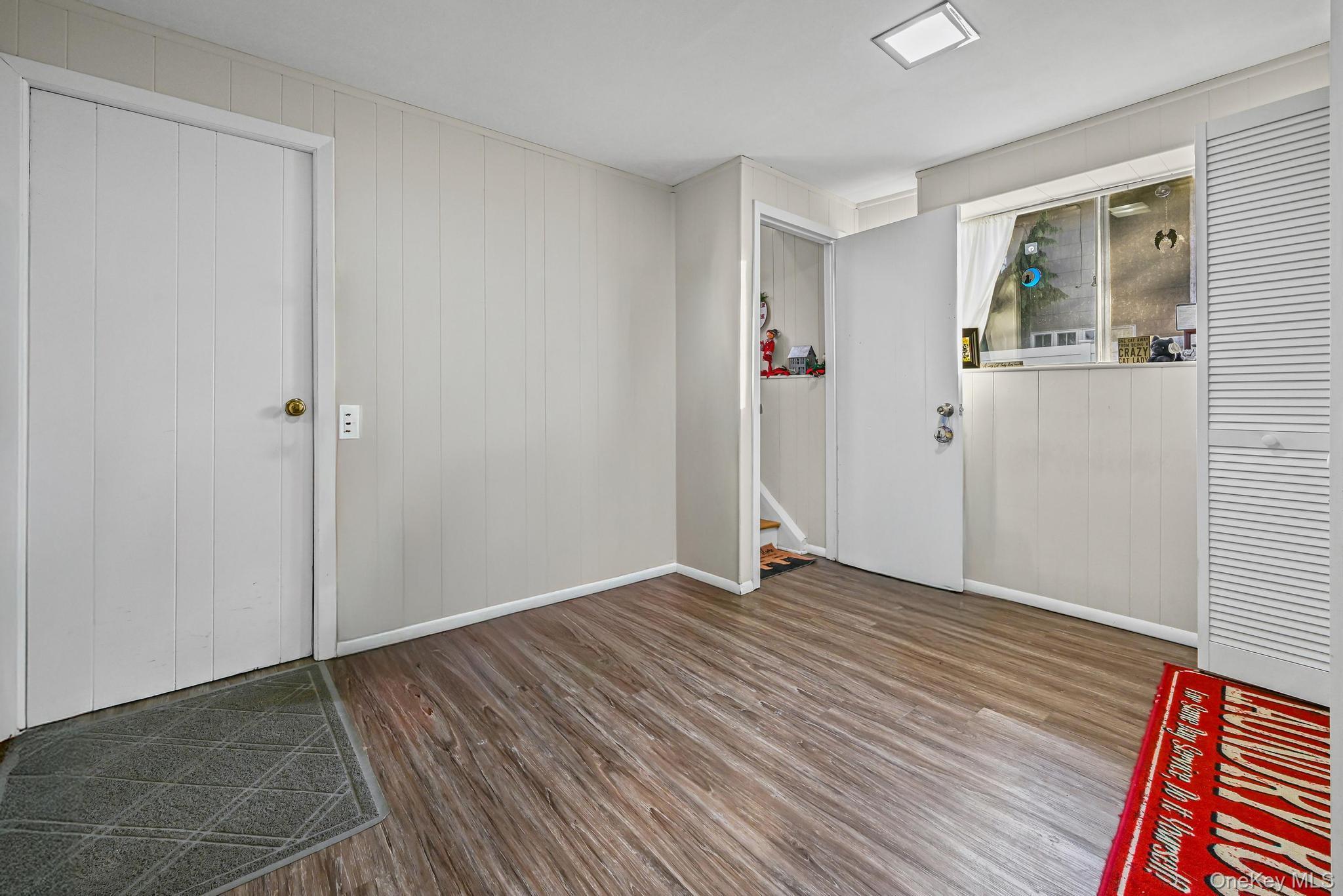 Single Family Crestwood Nassau County, NY 11735, MLS-943959-18