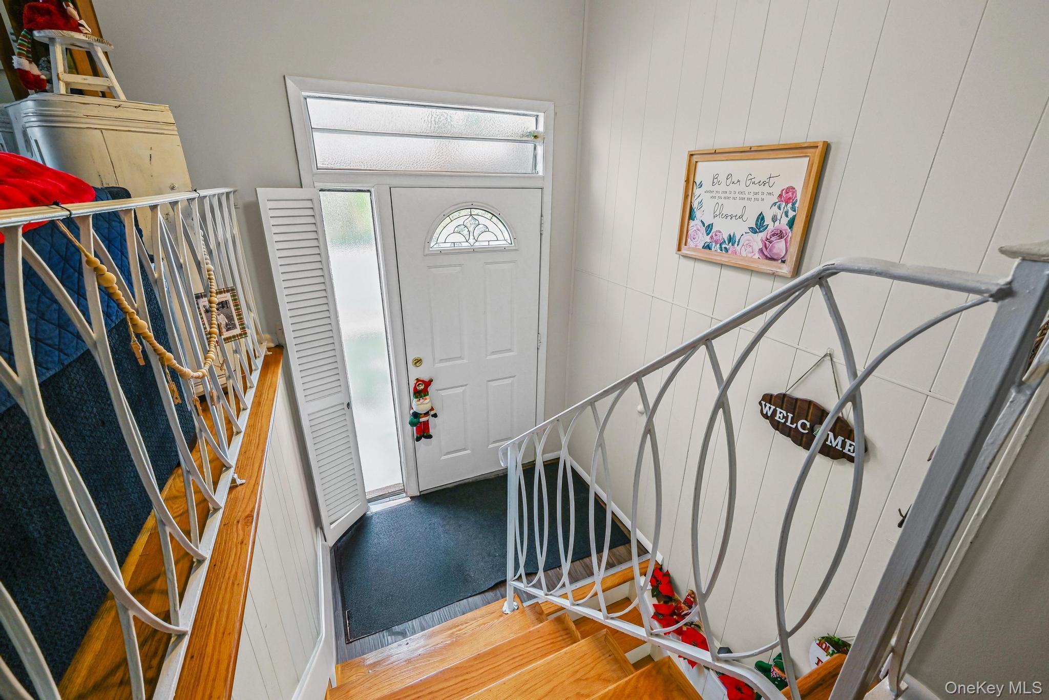 Single Family Crestwood Nassau County, NY 11735, MLS-943959-8