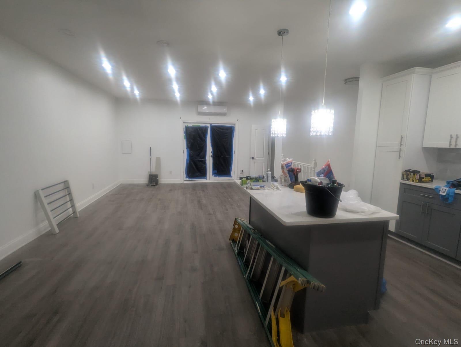 Single Family Mott  Queens, NY 11691, MLS-943963-5